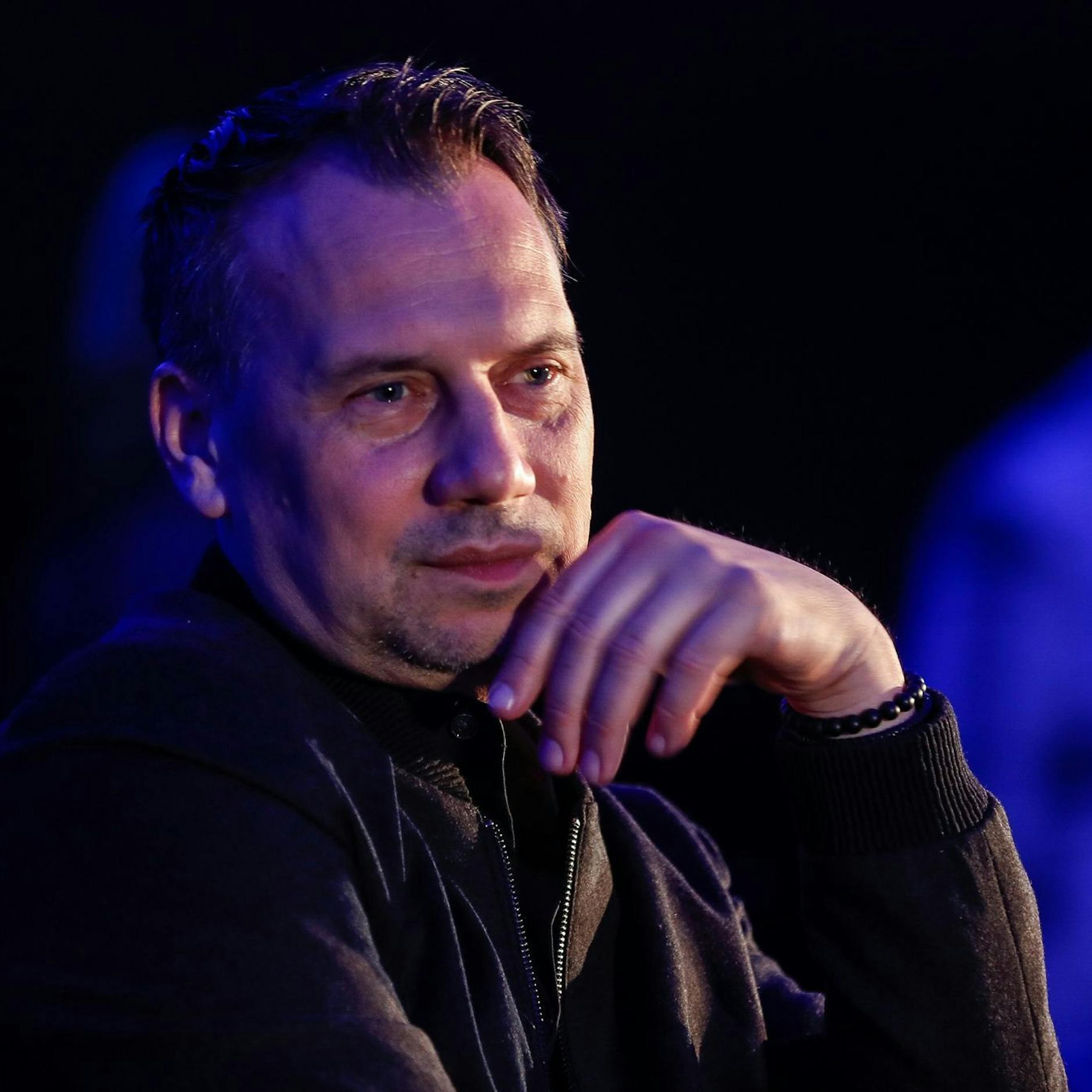 Image - Autor Fitzek hat die Mimik hinter Corona-Masken vermisst