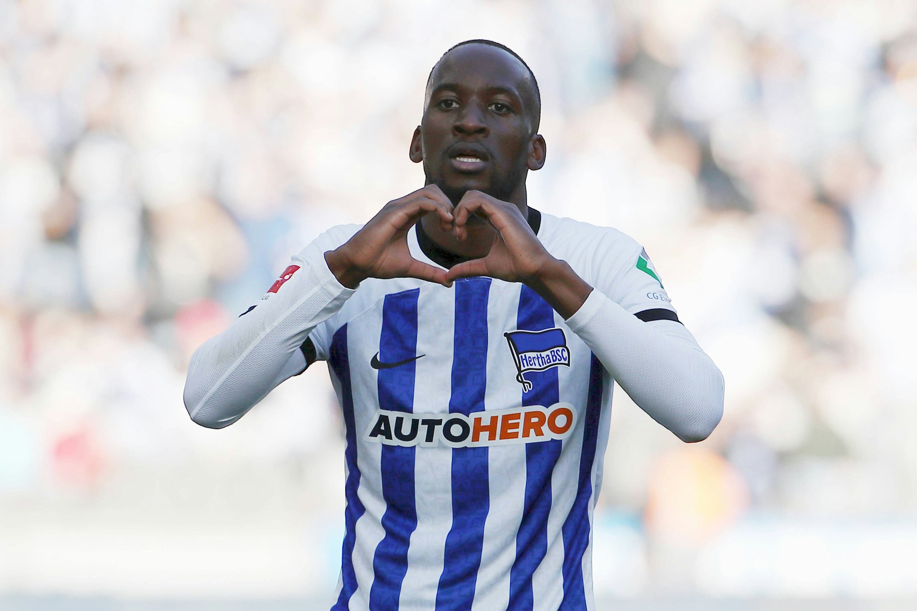 Dodi Lukebakio scheint sich bei seinem zweiten Anlauf in Berlin in Hertha BSC verliebt zu haben.