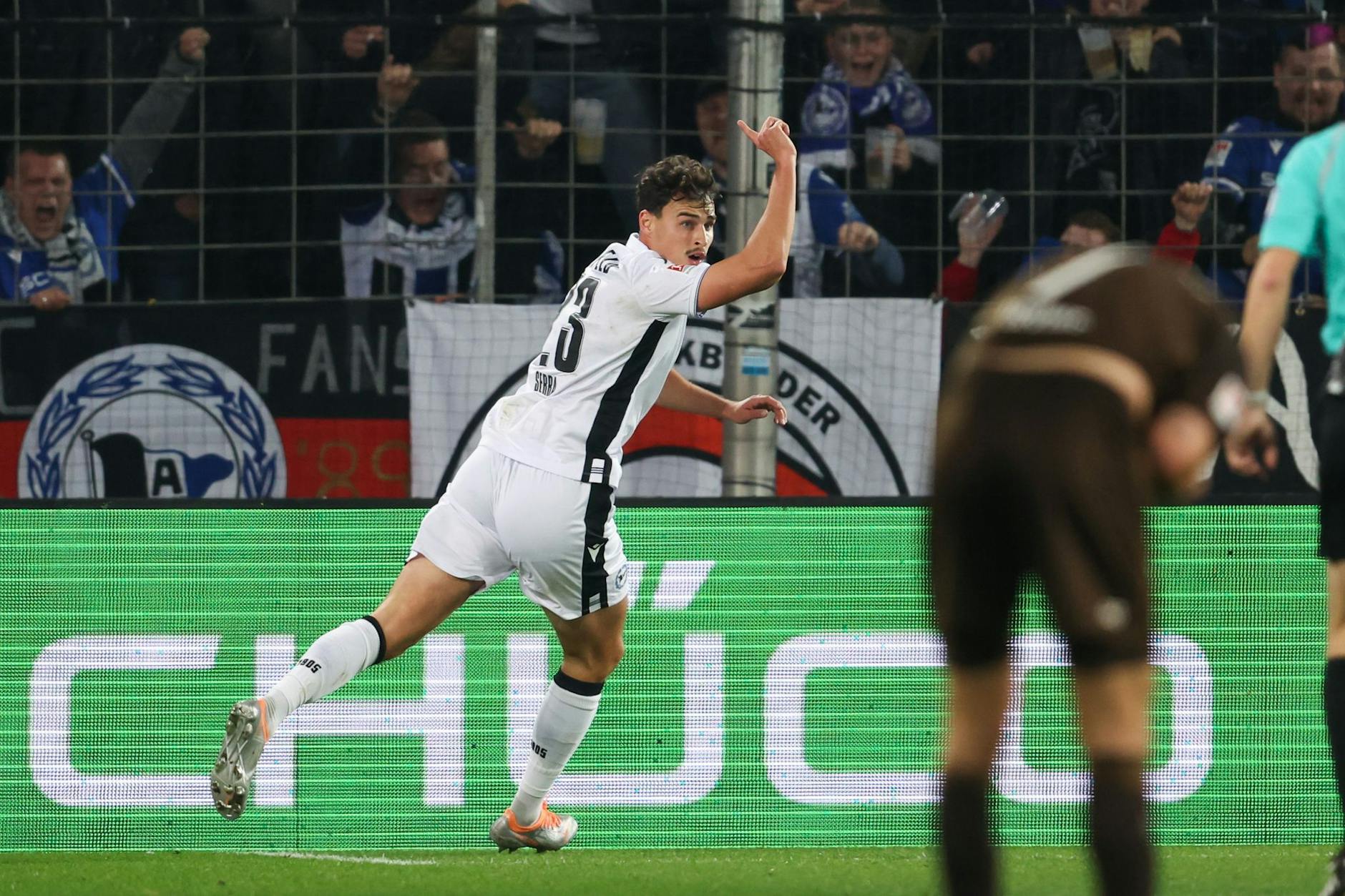 Janni Serra war Bielefelds Matchwinner gegen St. Pauli.