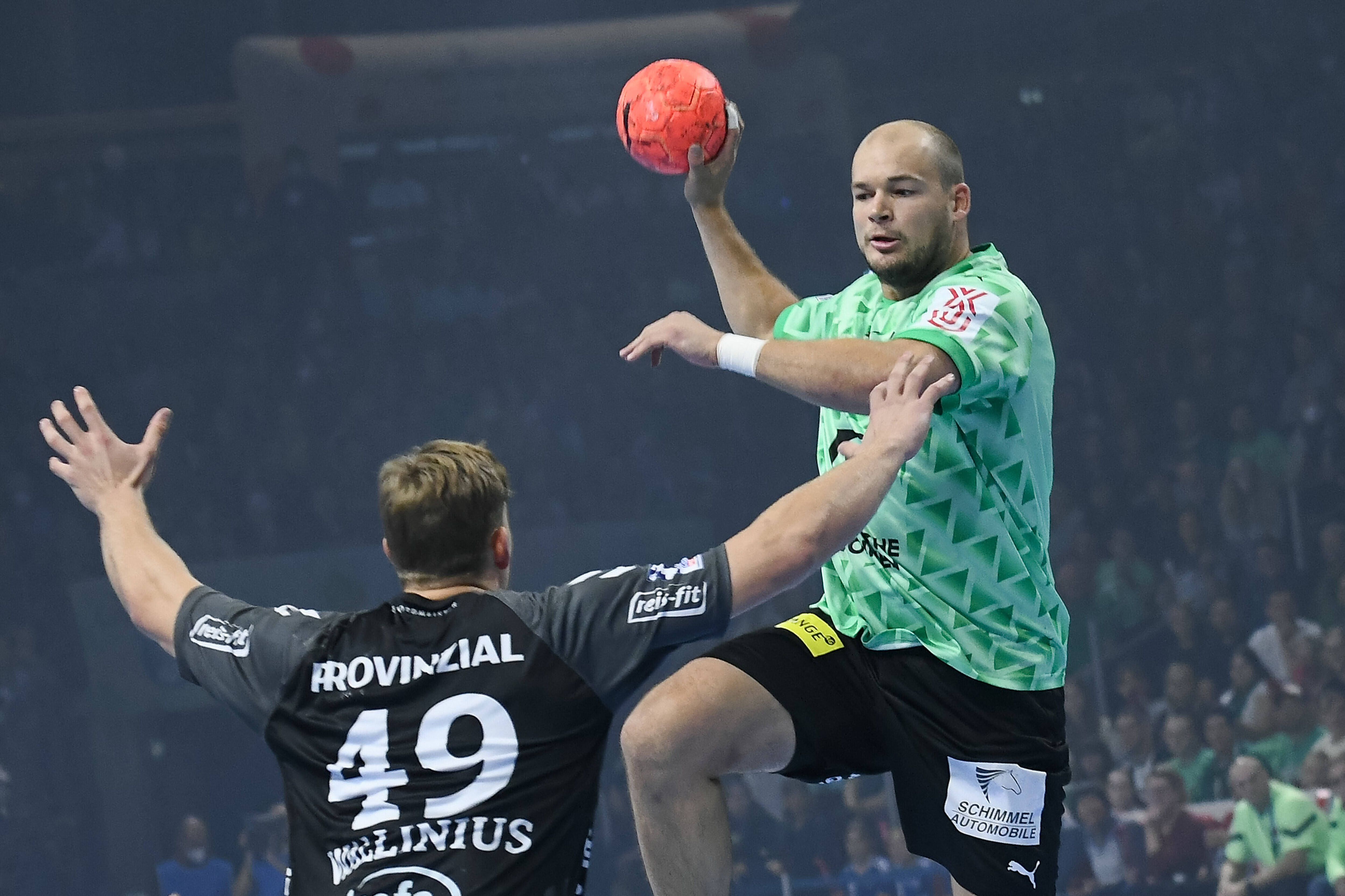 Handball-Füchse Paul Drux mit Papa-Power gegen den Bergischen HC