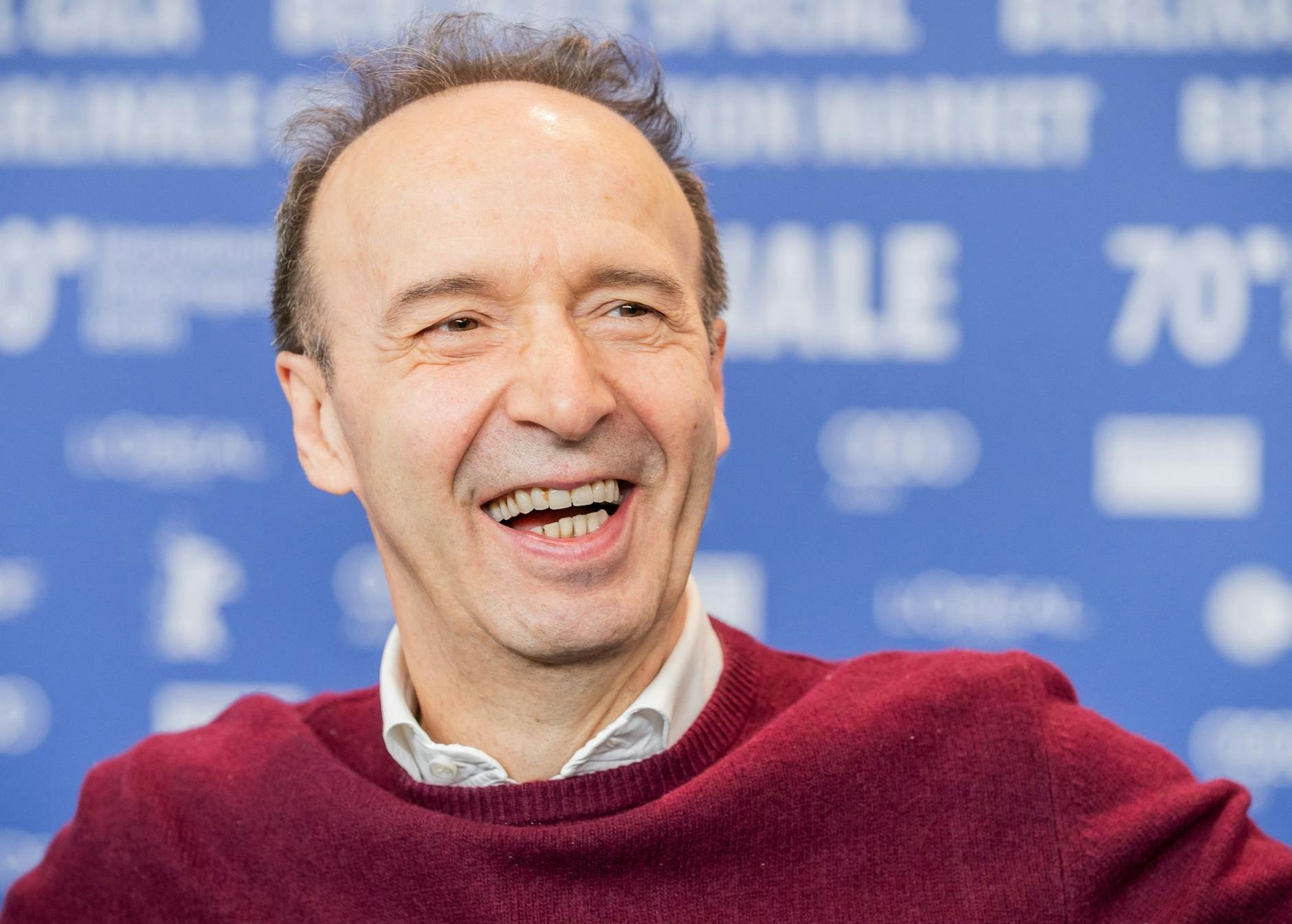 ARCHIV - Schauspieler Roberto Benigni auf einer Pressekonferenz der Berlinale. Am 27.10.2022 wird der italienische Komiker, Schauspieler und Filmemacher 70 Jahre alt.