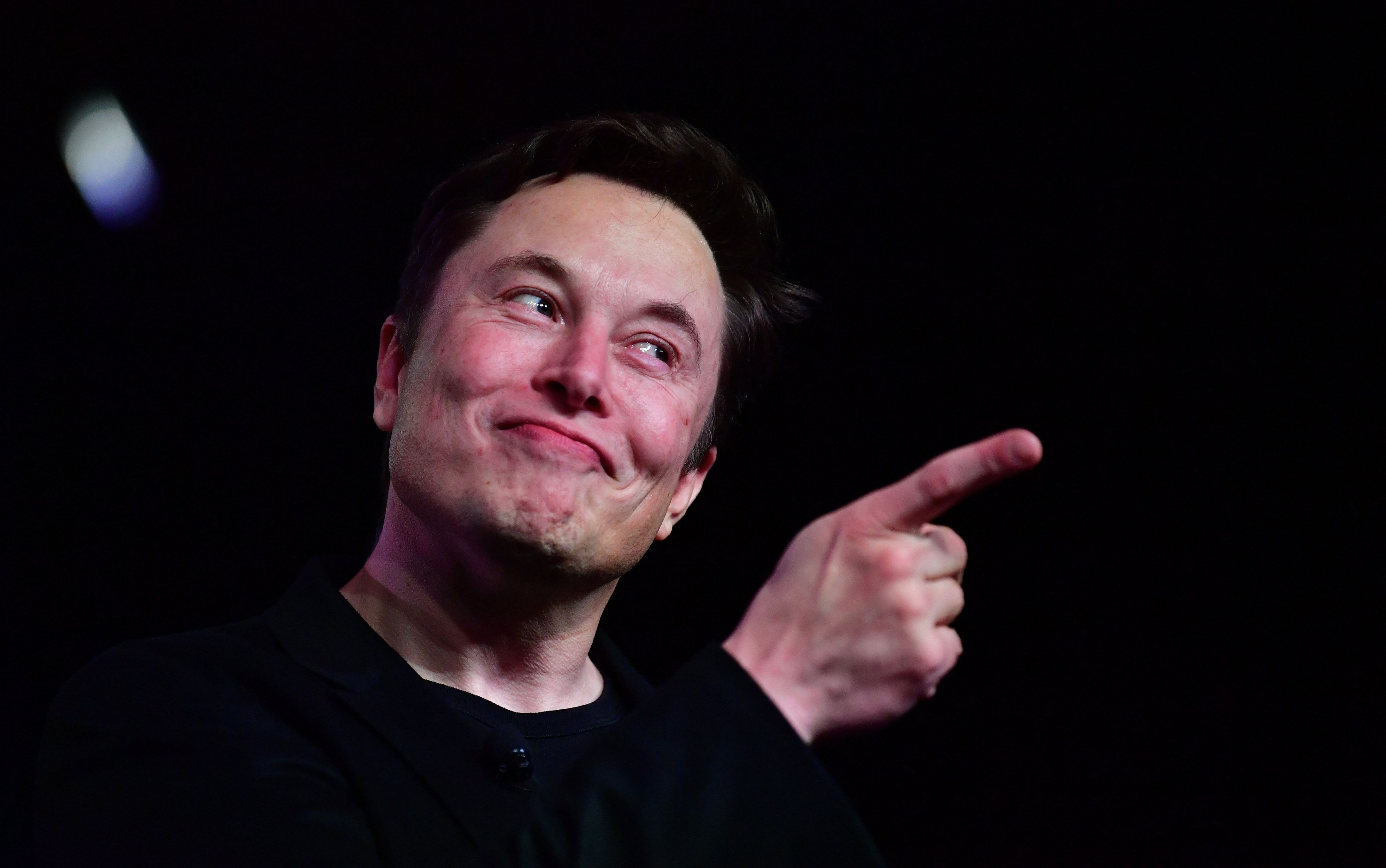 Twitter-Übernahme durch „Chief Twit“ Elon Musk: DARUM reiben sich deutsche Rechtsanwälte jetzt die Hände