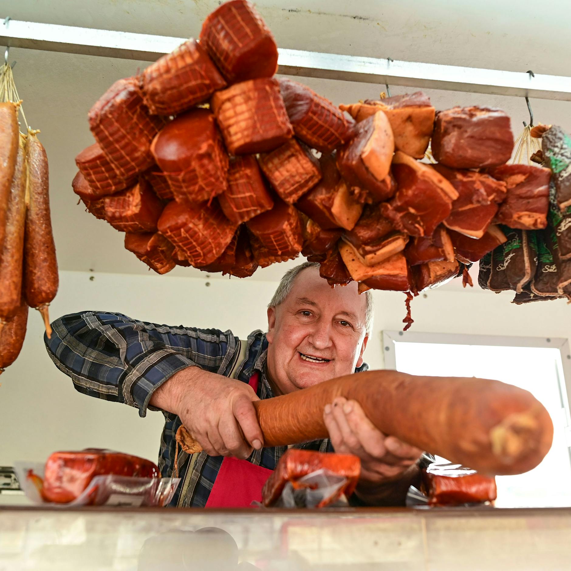 Die Ostpro ruft – und die Jünger von Blasenwurst, Kati und Co. kommen