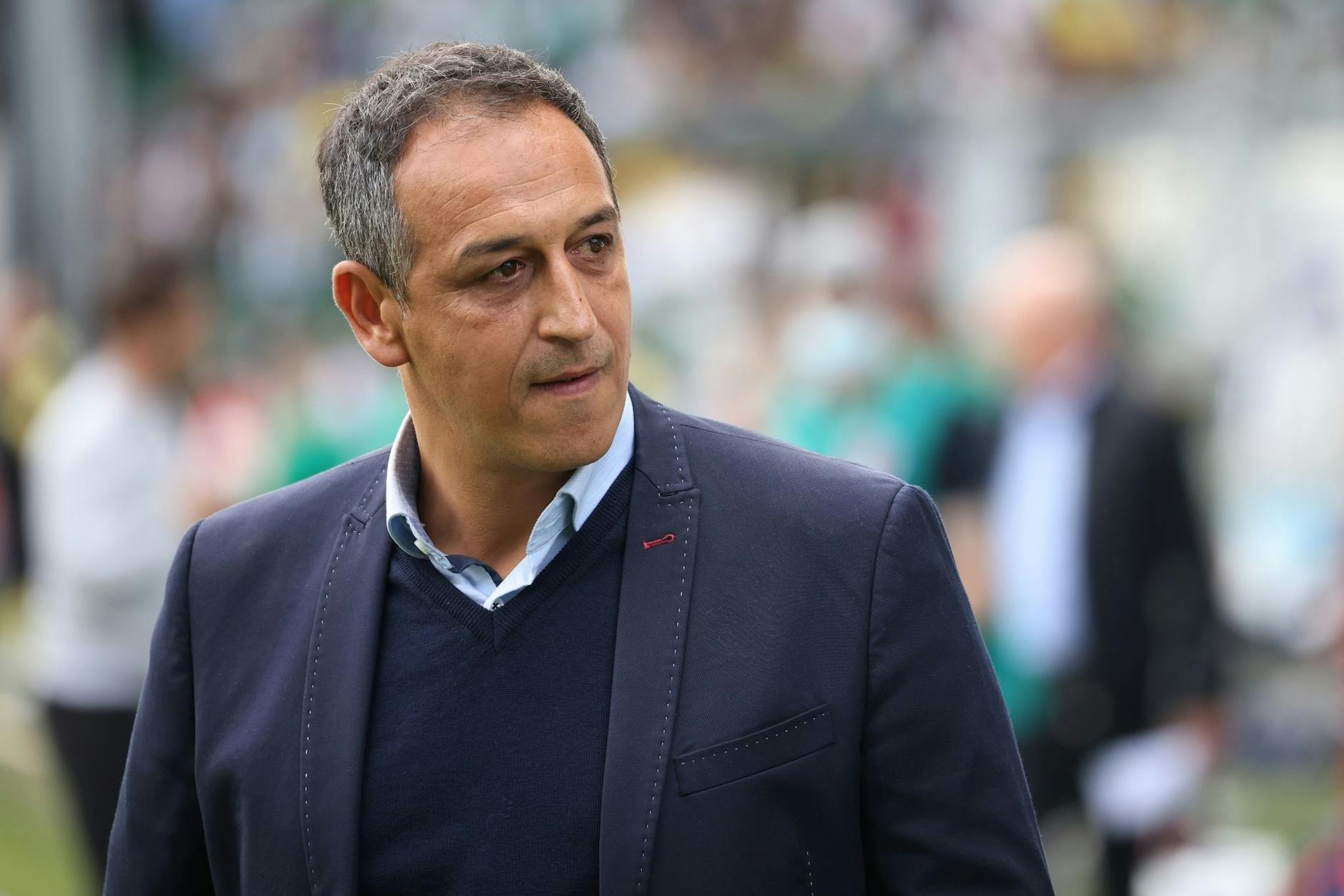 ARCHIV - Der Geschäftsführer Sport des Fußball-Zweitligisten SpVgg Greuther Fürth: Rachid Azzouzi. - Nutzung nur nach schriftlicher Vereinbarung mit der dpa