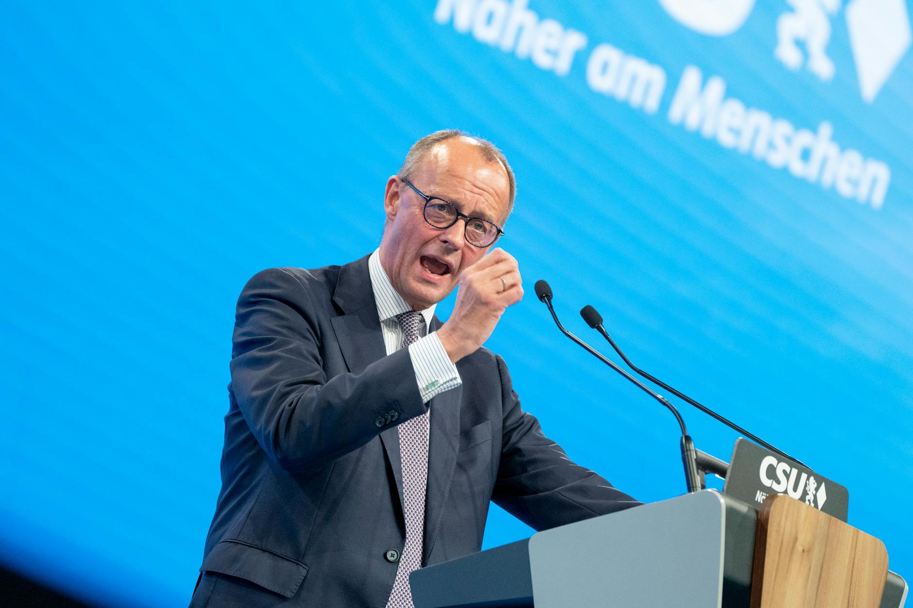 Friedrich Merz, Parteivorsitzender der CDU, während dem CSU -Parteitag. 