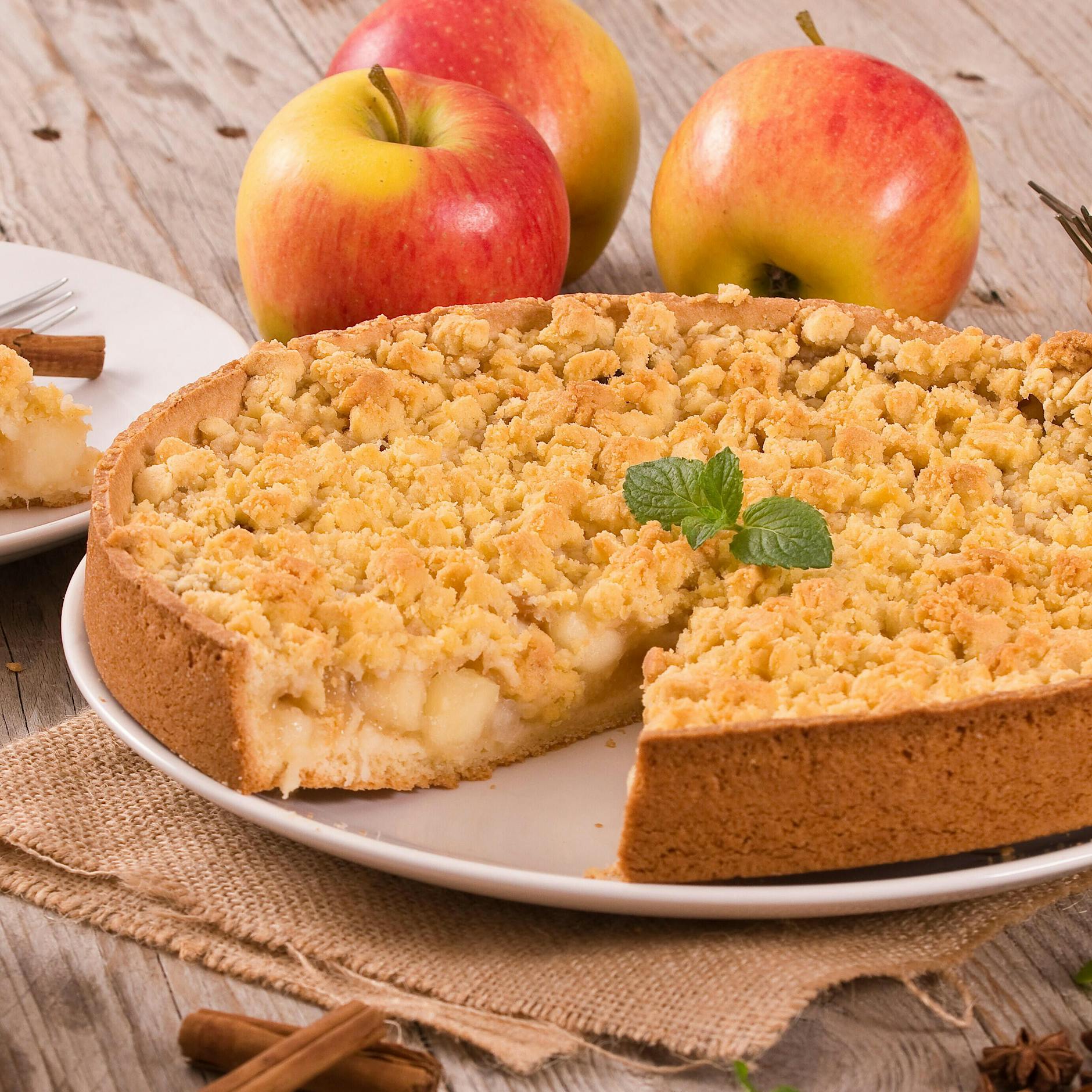 Dieses Rezept ist ein Kracher! Leckerer Apfelkuchen mit Streuseln und Pudding: Dieser Obstkuchen ist eine köstliche Allzweckwaffe