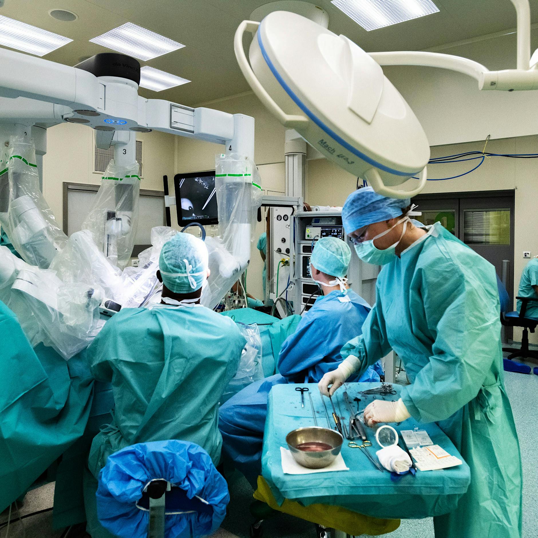 21-Jährige legt gefälschte Zeugnisse vor und arbeitet monatelang als Ärztin!