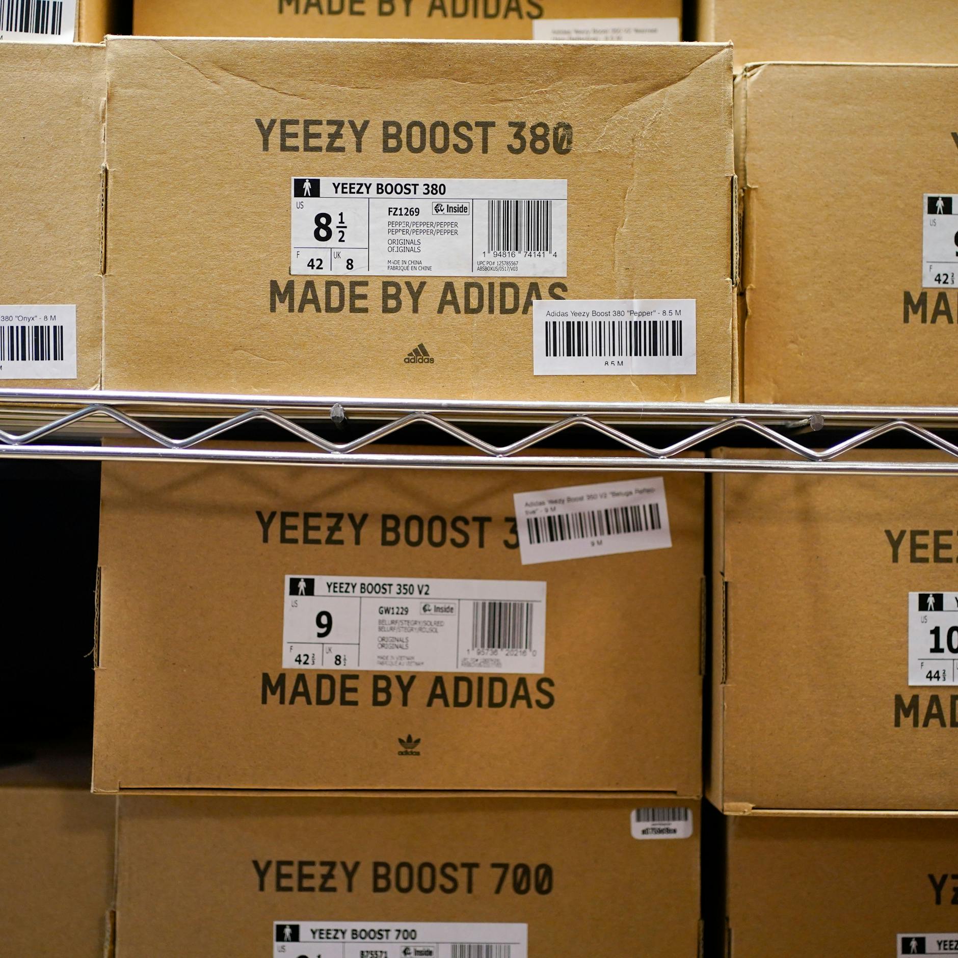 Werden Yeezy-Sneaker von Adidas jetzt auf dem „Secondary Market“ an Wert verlieren oder werden sie boomen? 