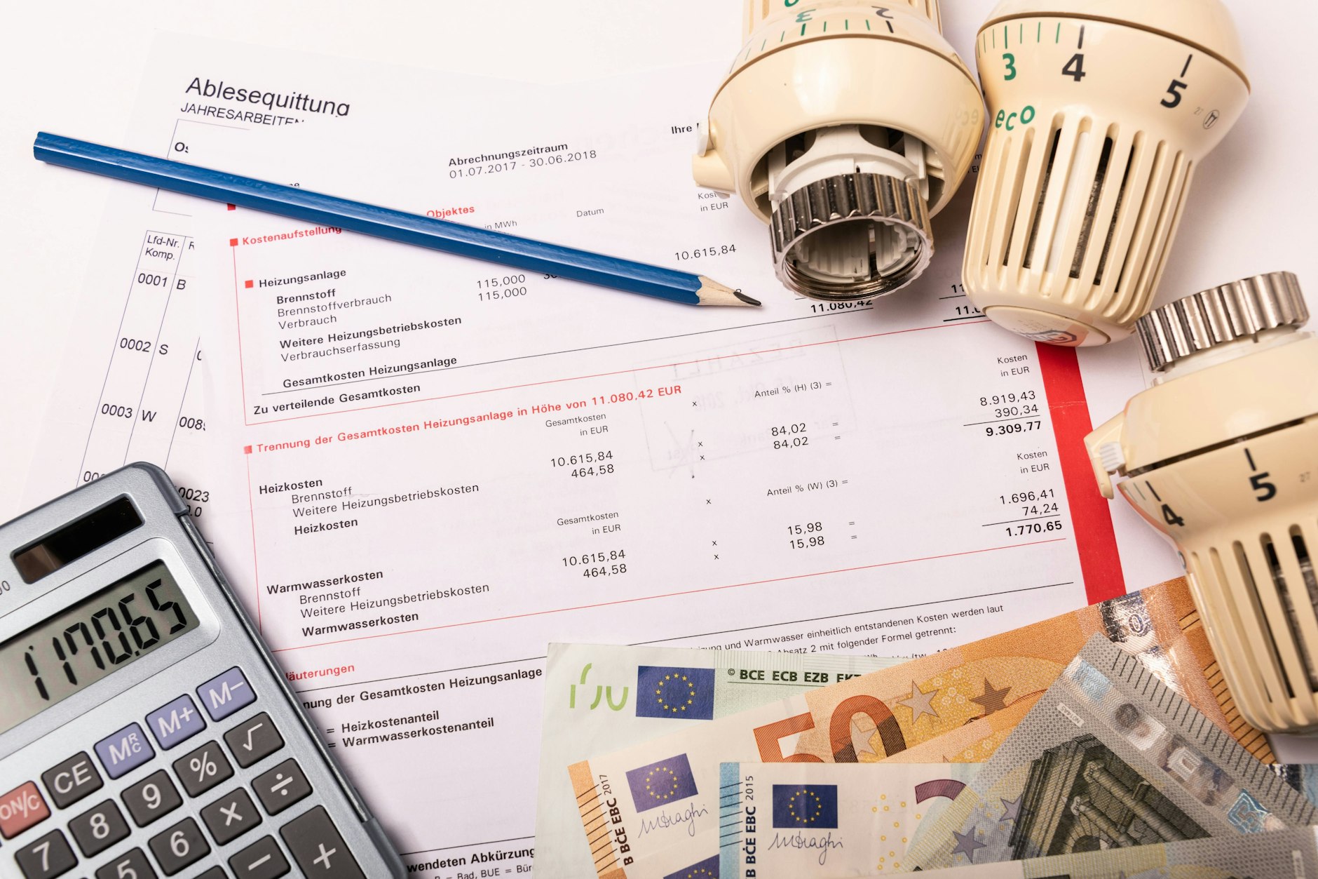 Ein Blick auf Heizkostenabrechnungen kann einem heutzutage schon mal die Laune verderben.