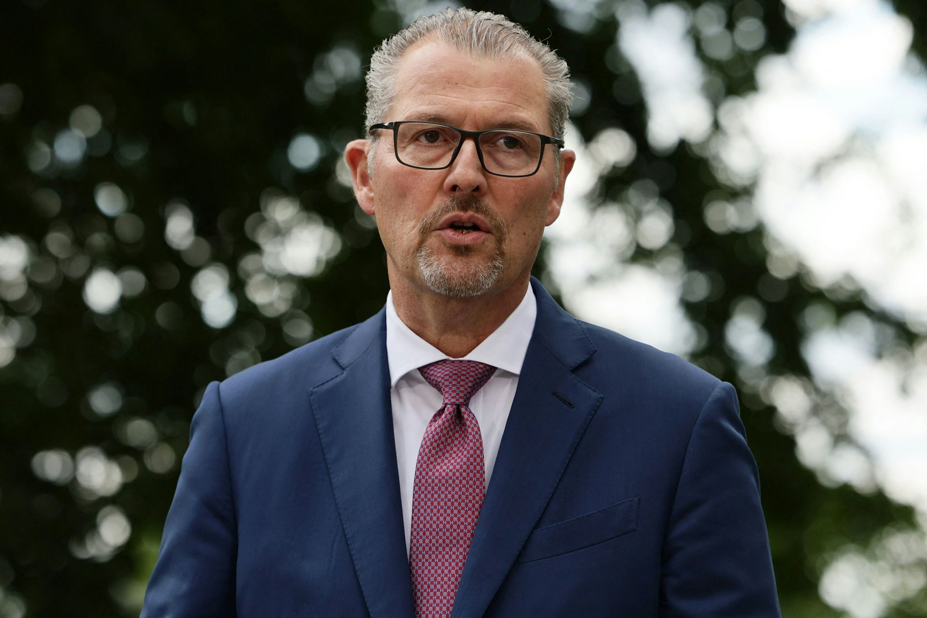 Arbeitgeberpräsident Rainer Dulger sieht nur eine Möglichkeit, um das Rentensystem vor dem Zusammenbruch zu bewahren.&nbsp;