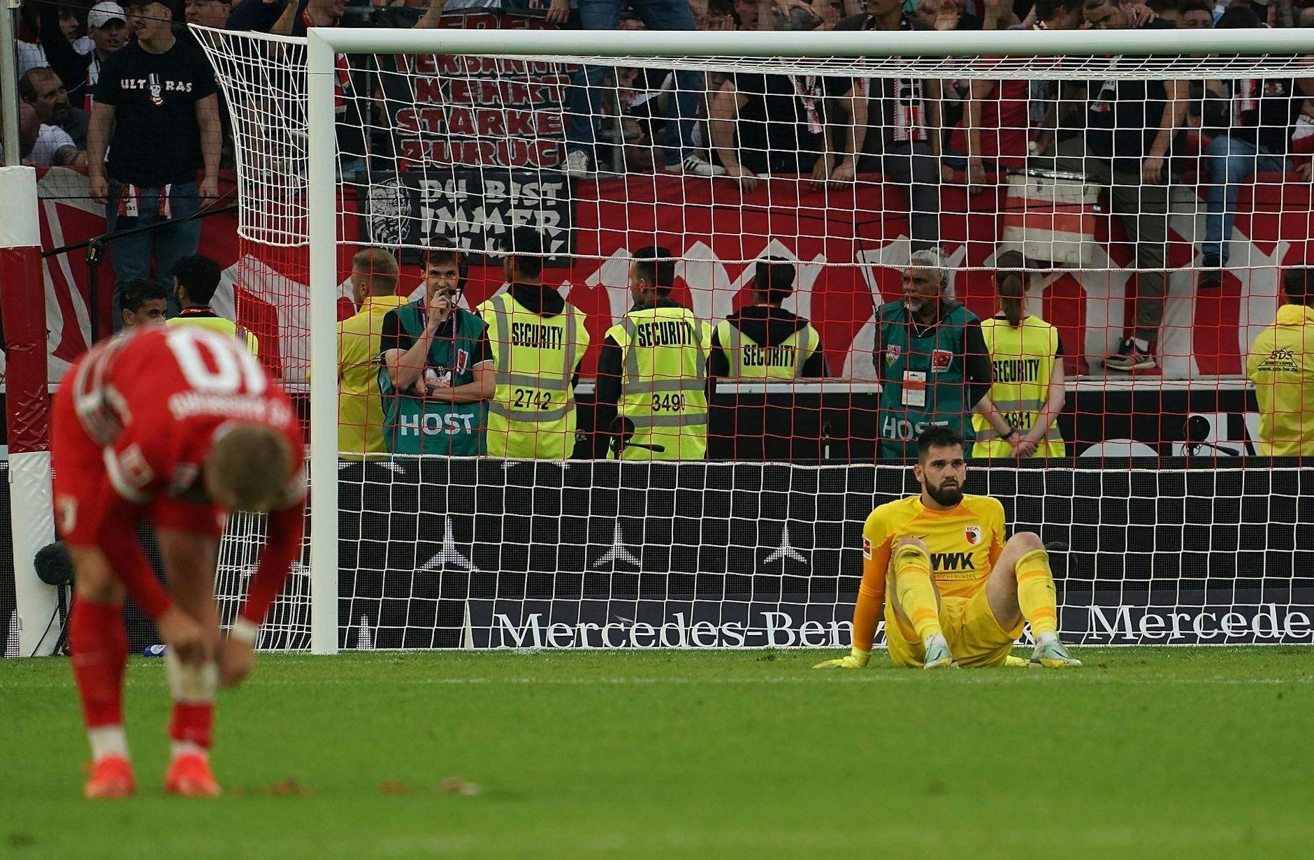 Der FC Augsburg unterlag dem VfB Stuttgart durch ein spätes Tor mit 1:2.