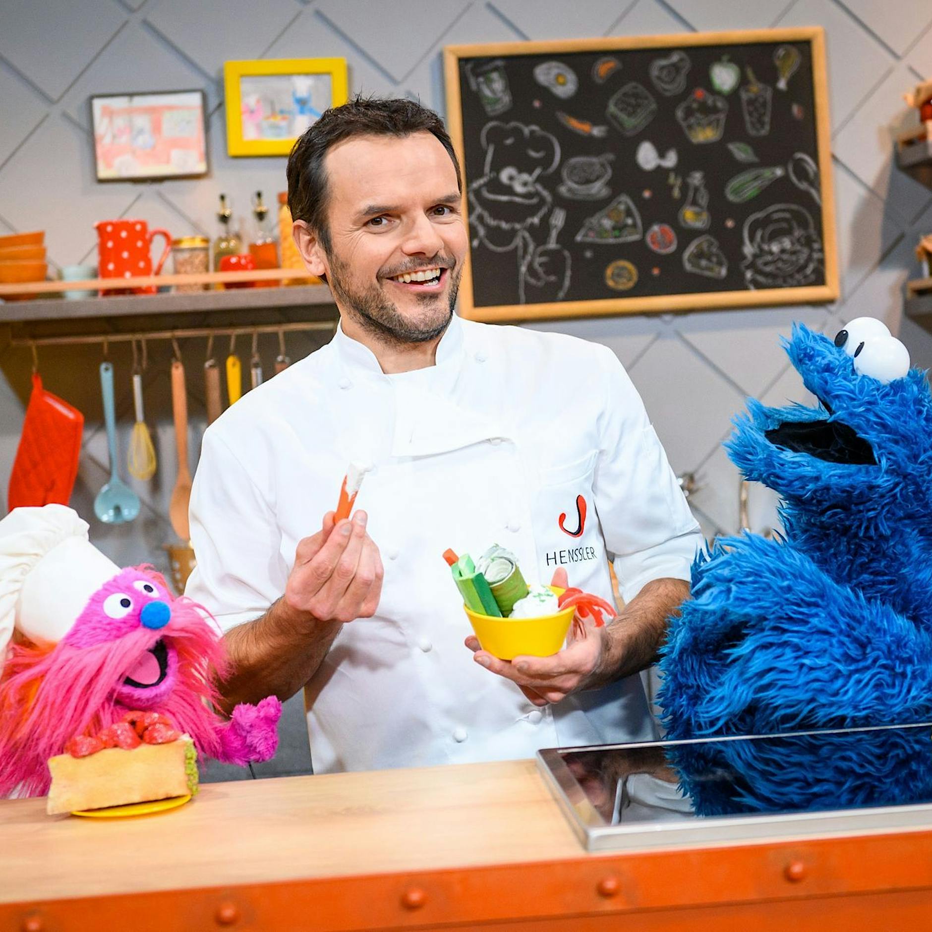 Steffen Henssler kocht mit dem Krümelmonster