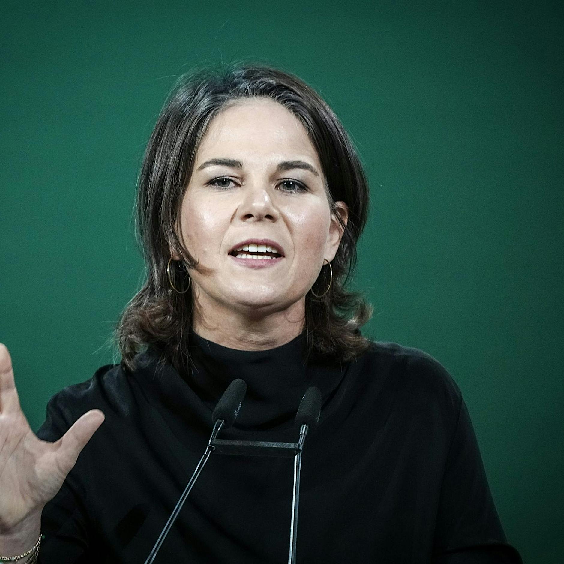 Baerbock: Keine Hoffnung auf baldige Waffenruhe in der Ukraine