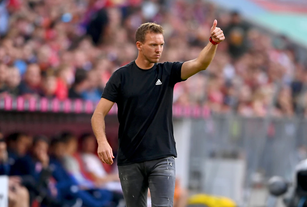 Sommermode und das Ende Oktober! Bundesliga-Trainer spielen „Men in Black“, nur Niko Kovac ist richtig schön blau