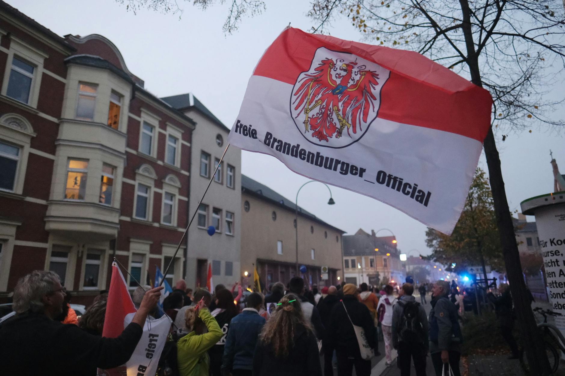 Tausende Menschen protestierten am Montag gegen die Politik der Bundesregierung im Zusammenhang mit dem Ukraine-Krieg sowie der Corona-Pandemie, hier in Lutherstadt Wittenberg.