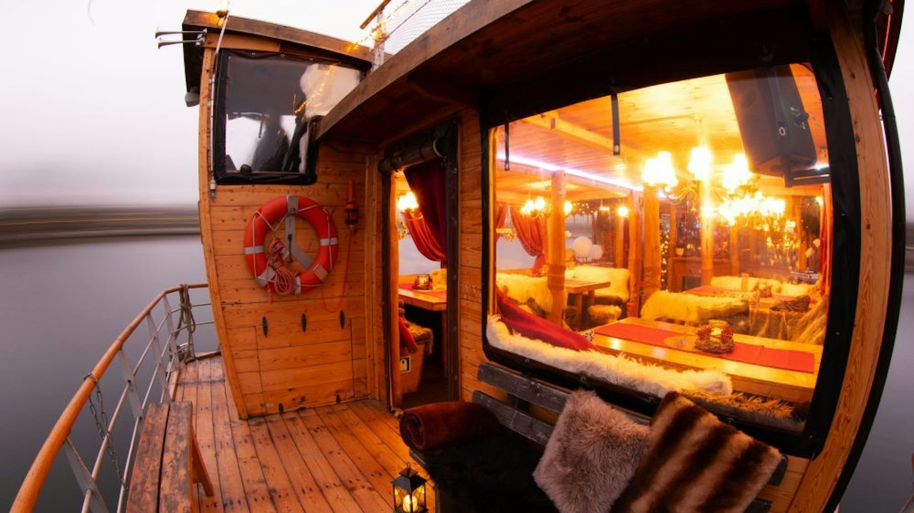 Wenn es draußen kühl ist, im Innenraum ist es auf jeden Fall behaglich und mollig warm.