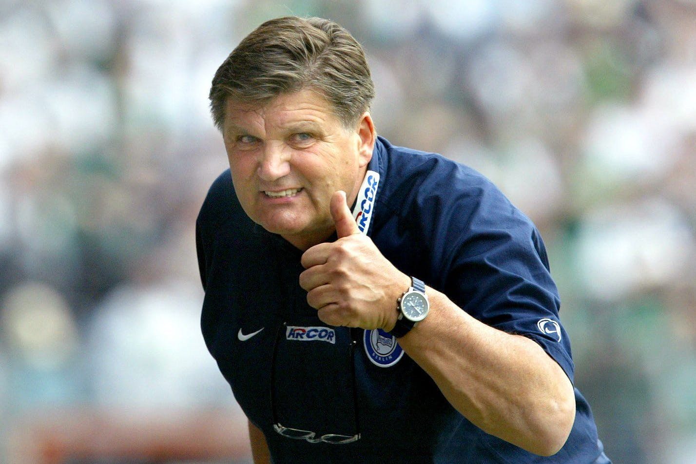 Hans Meyer zu seiner Zeit als Retter bei Hertha BSC im Jahre 2004.