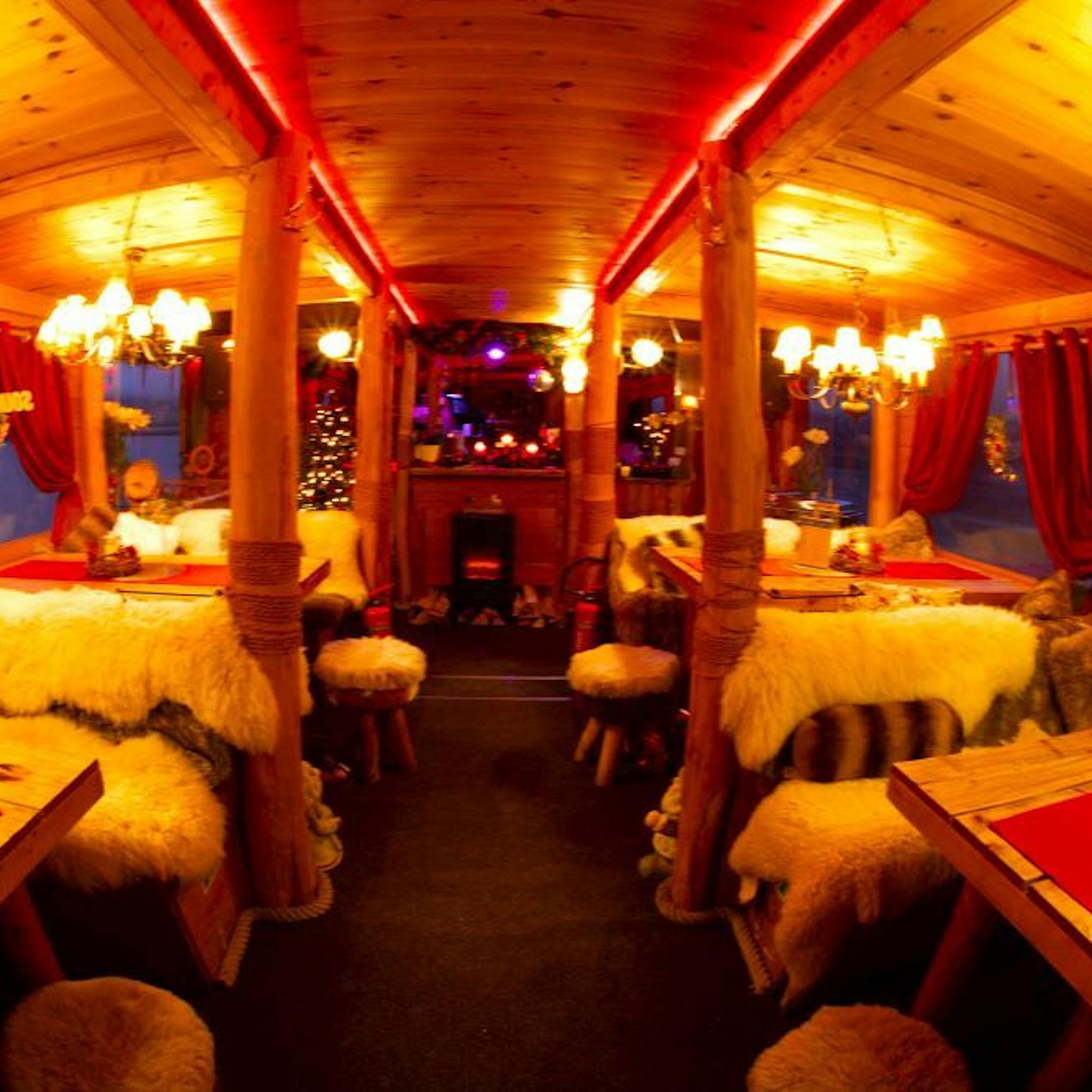 Weihnachtsfeier Berlin 2024 | Winterfloß Schiff Anfragen!