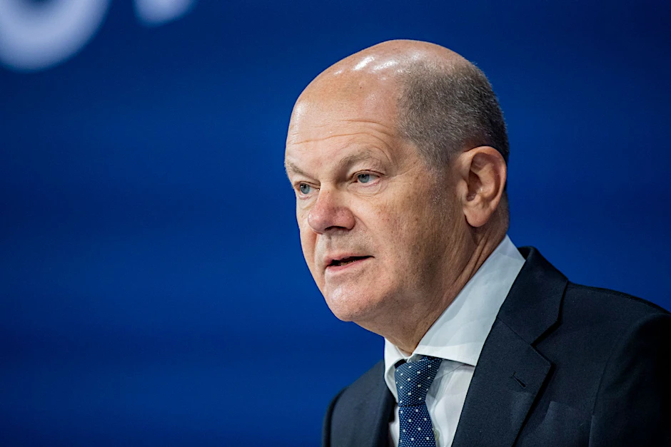 Bundeskanzler Olaf Scholz (SPD) spricht.  
