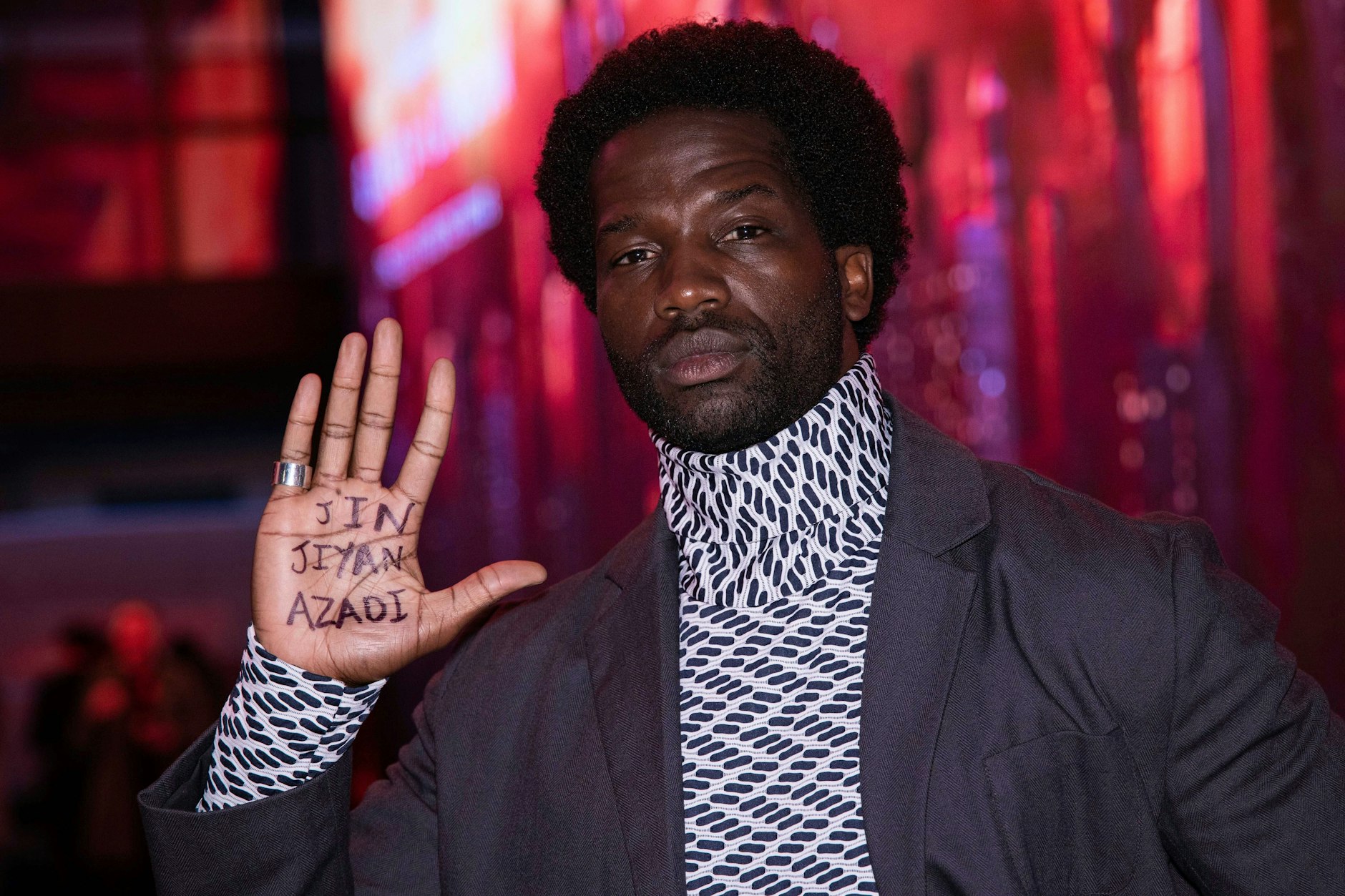 Sope Dirisu ist hierzulande noch recht unbekannt. Aber Sean Connery kannte vor seiner Rolle als James Bond auch kaum jemand.