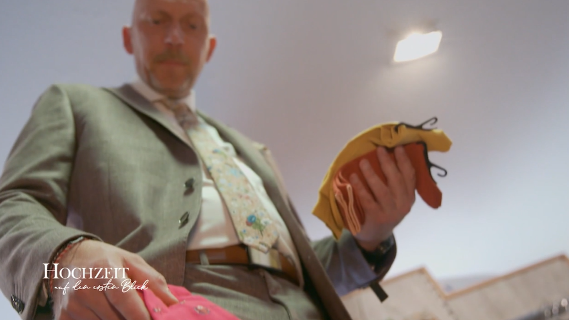 Will zu seiner „Hochzeit auf den ersten Blick“ bunte Socken tragen: Oliver.