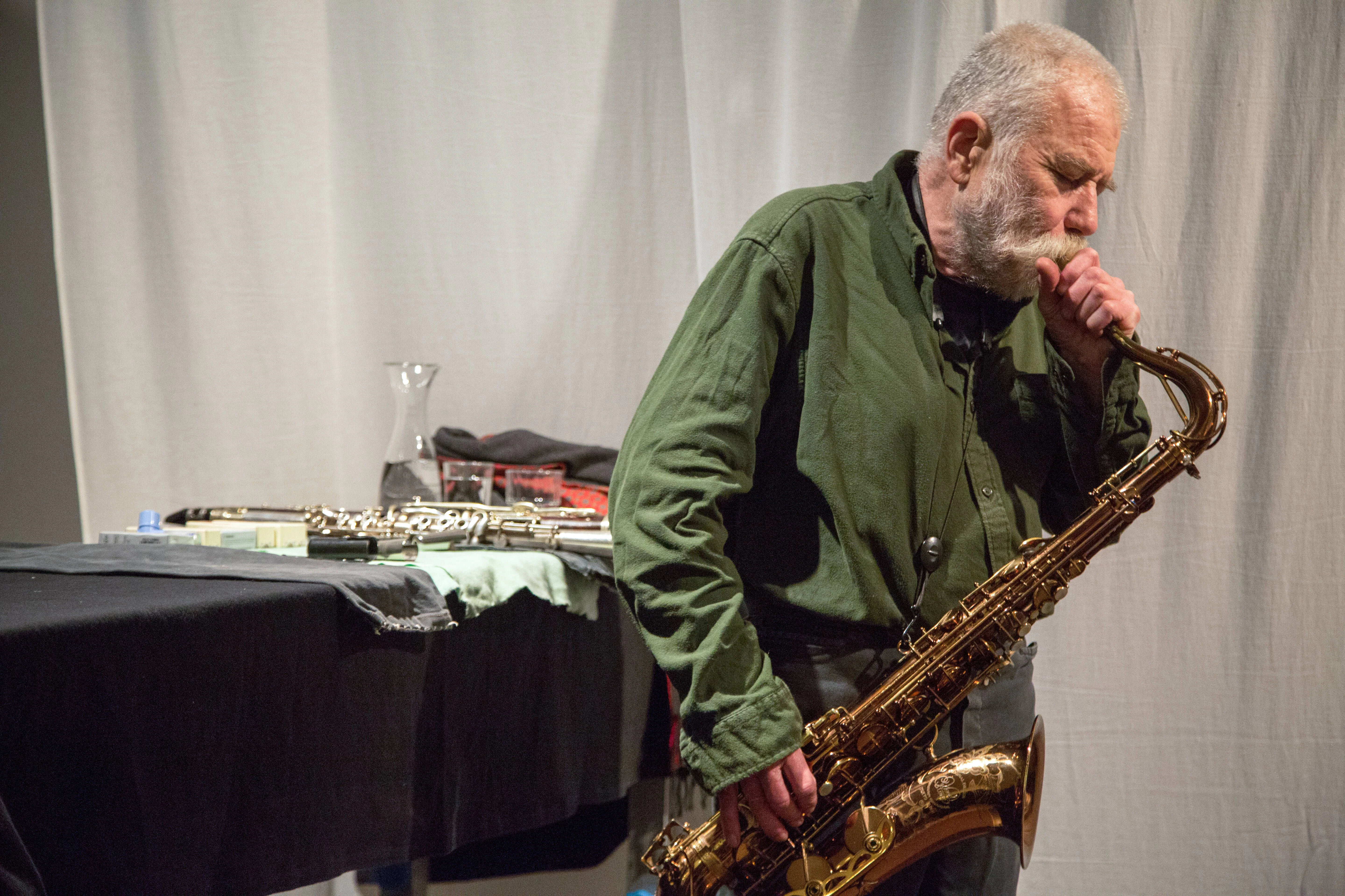 Peter Brötzmann, hier im Neuen Berliner Kunstverein 2019.