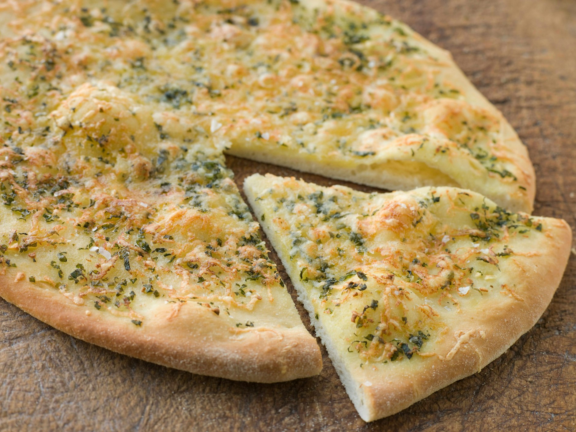 Geniales Rezept für saftiges Knoblauchbrot Mit wenigen Handgriffen schmeckt es wie beim Italiener