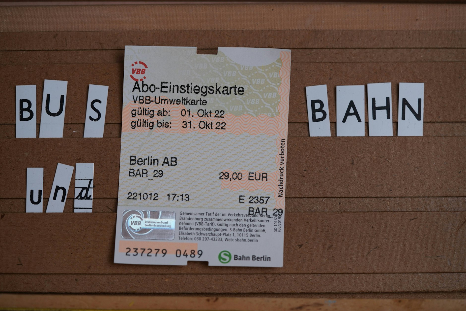 Gab es 2022 schon einmal: Das 29-Euro-Ticket, hier ein Exemplar für Oktober von der S-Bahn Berlin.
