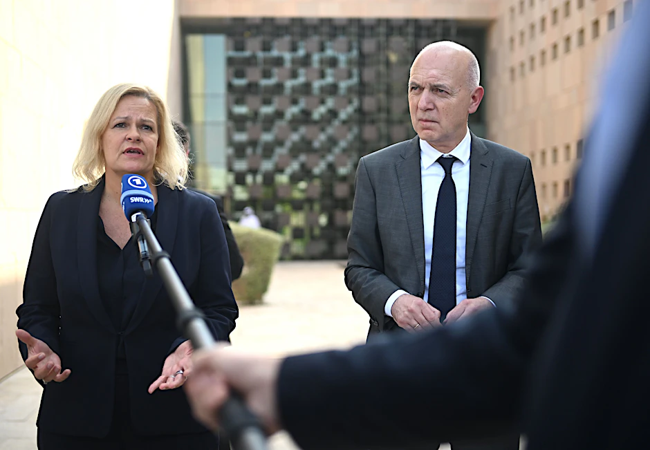 Sind vor der Fußball-Weltmeisterschaft auf Besuch in Katar: Innenministerin Nancy Faeser und DFB-Boss Bernd Neuendorf.