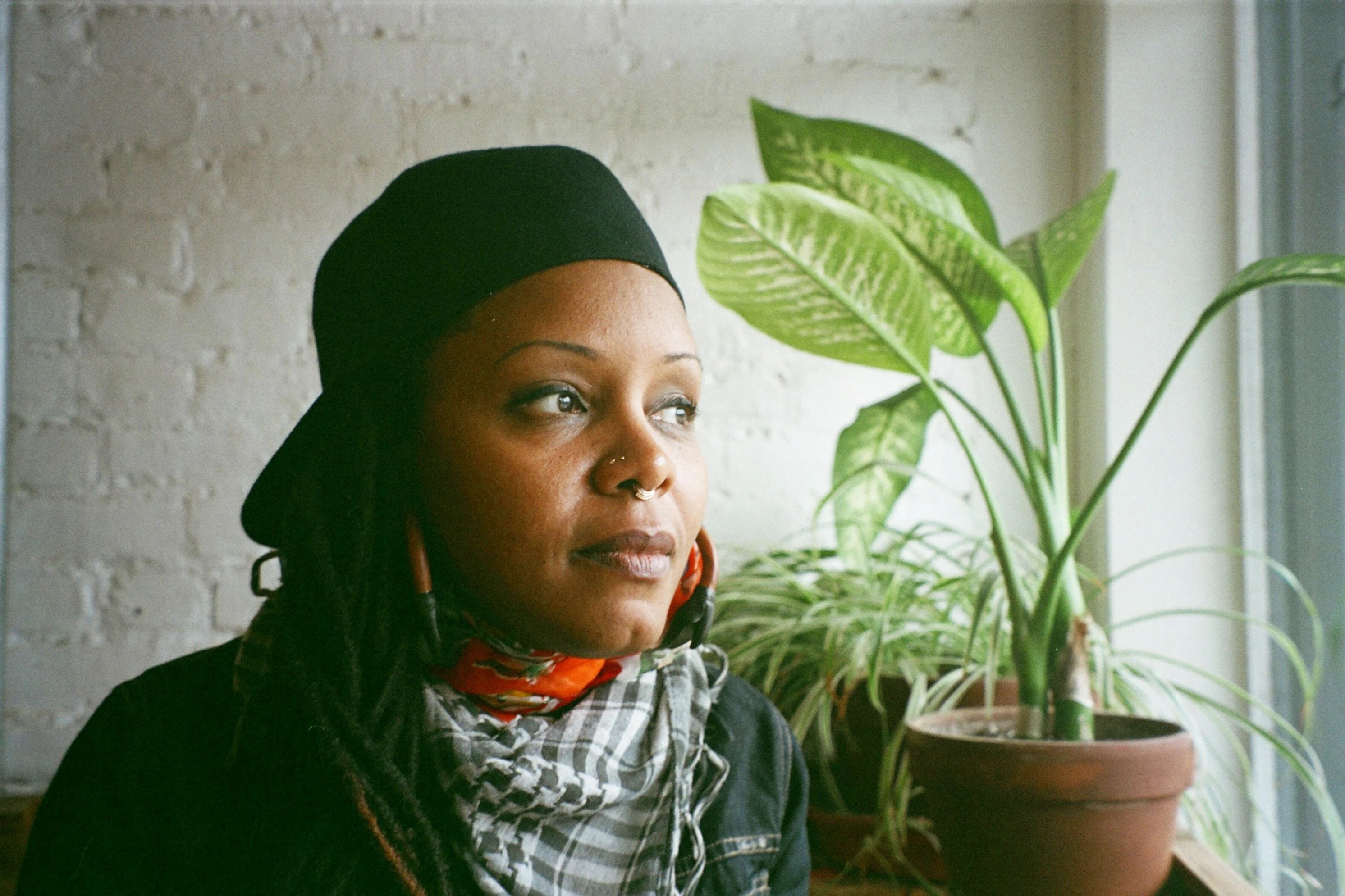 Altsaxophonistin und Sängerin Matana Roberts.