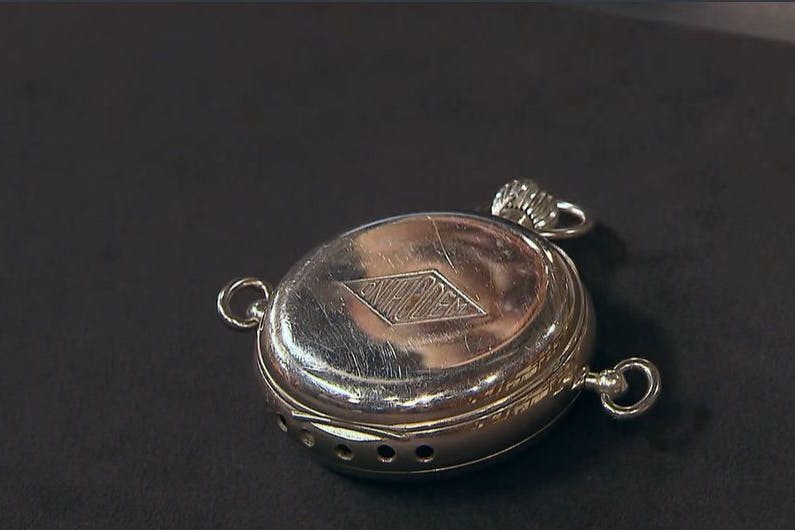 Wer tippt bei diesem Gegenstand bei „Bares für Rares“ nicht auf eine Taschenuhr? 