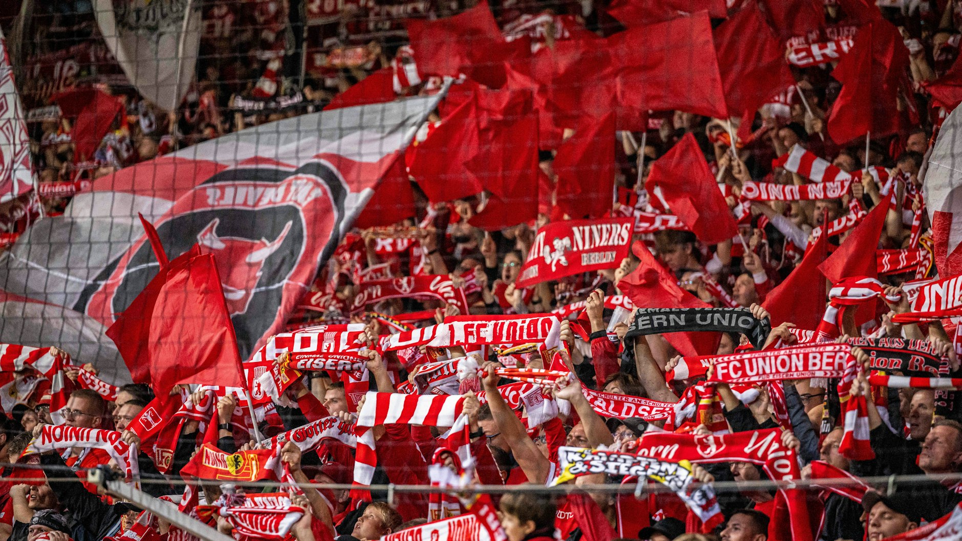 Die Fans des 1. FC Union Berlin wollten zum Euro-Rückspiel bei Saint-Gilloise reisen.