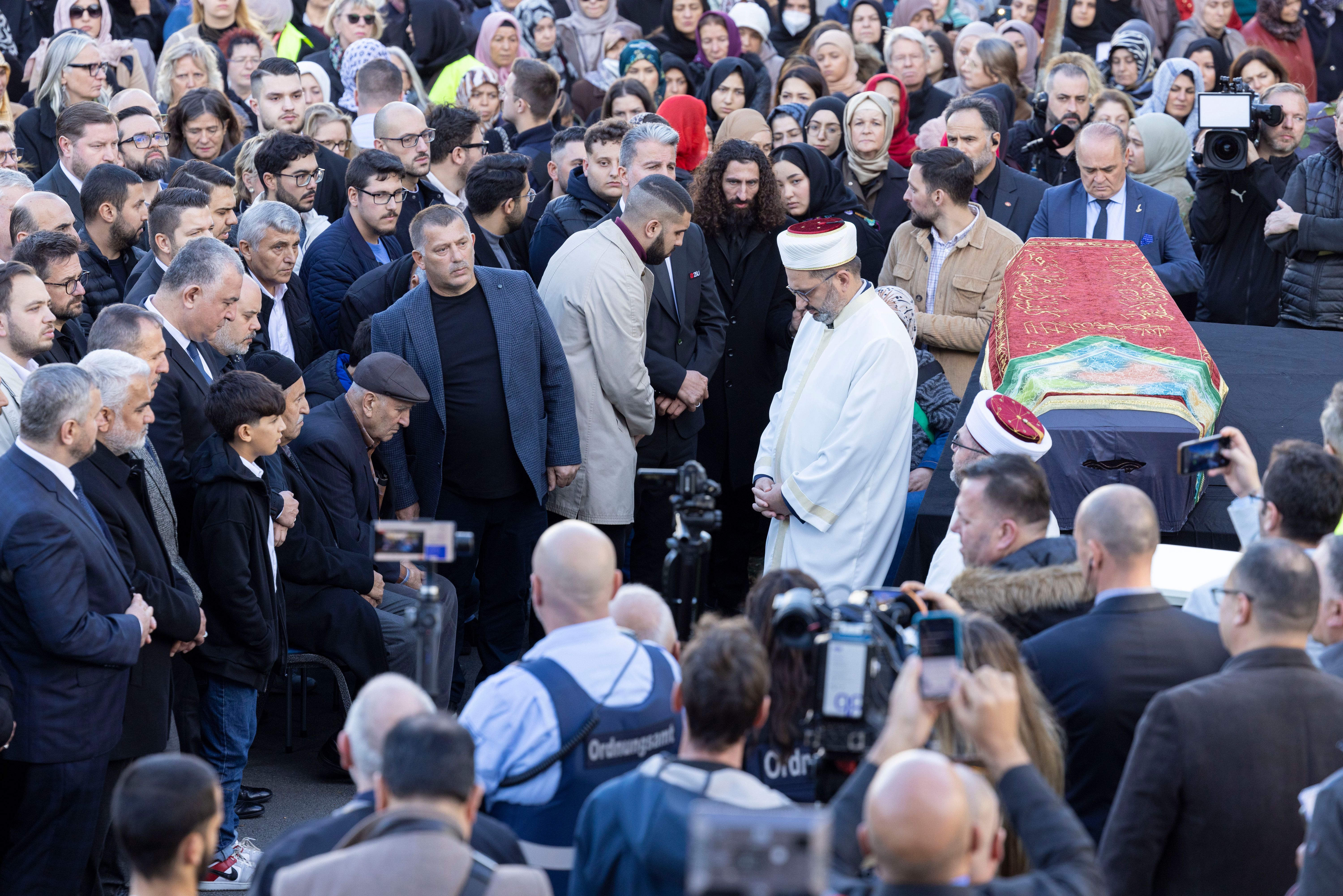 Image - Rechtsextremisten ermordeten fünf Verwandte, aber Mevlüde Genç gab dem Hass keinen Raum
