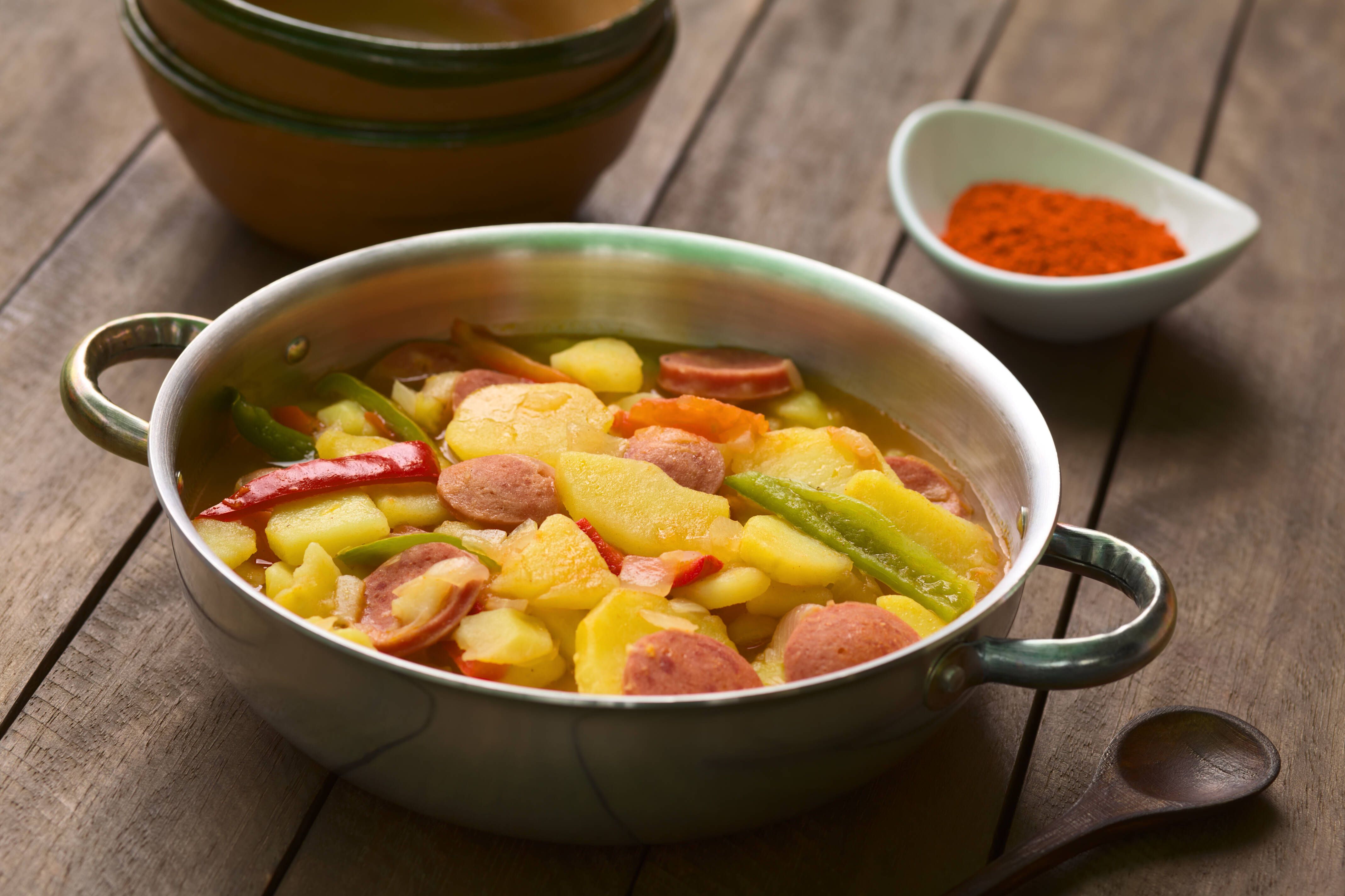 Image - Köstliches Rezept: Kennen Sie „Paprikas Krumpli“? Ungarische Kartoffelsuppe mit Paprika und Wurst – dieses Gericht ist eine Sünde wert!