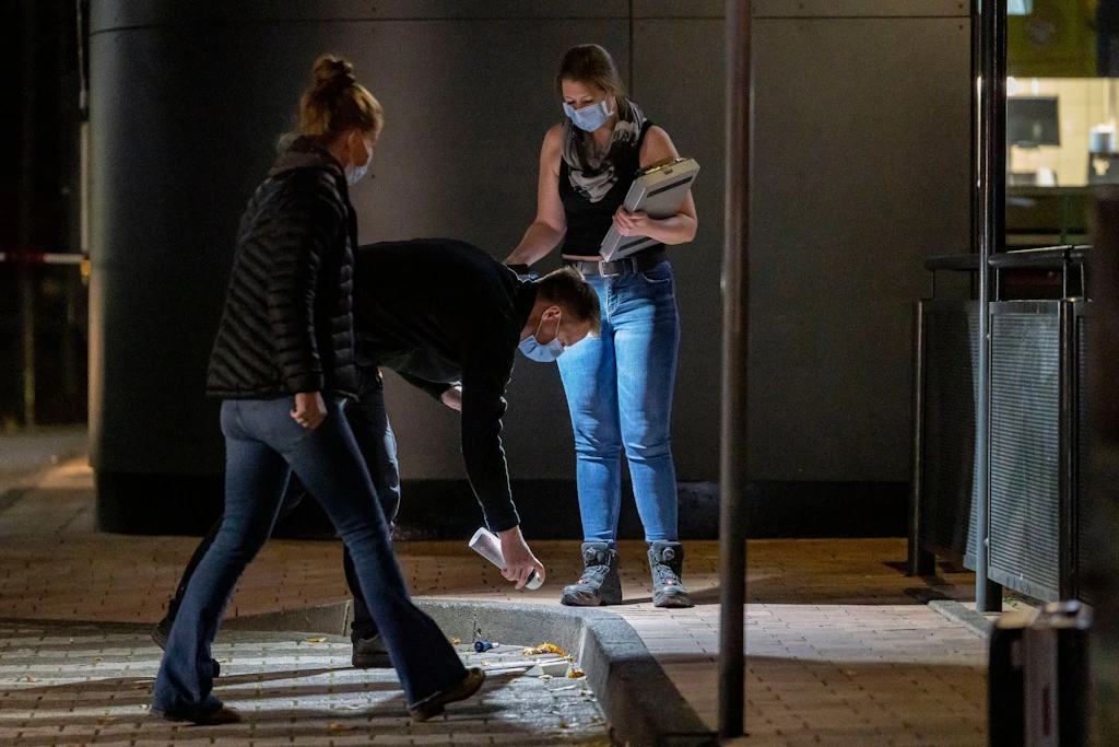 Drei Verletzte nach Schüssen - Fahndung läuft weiter