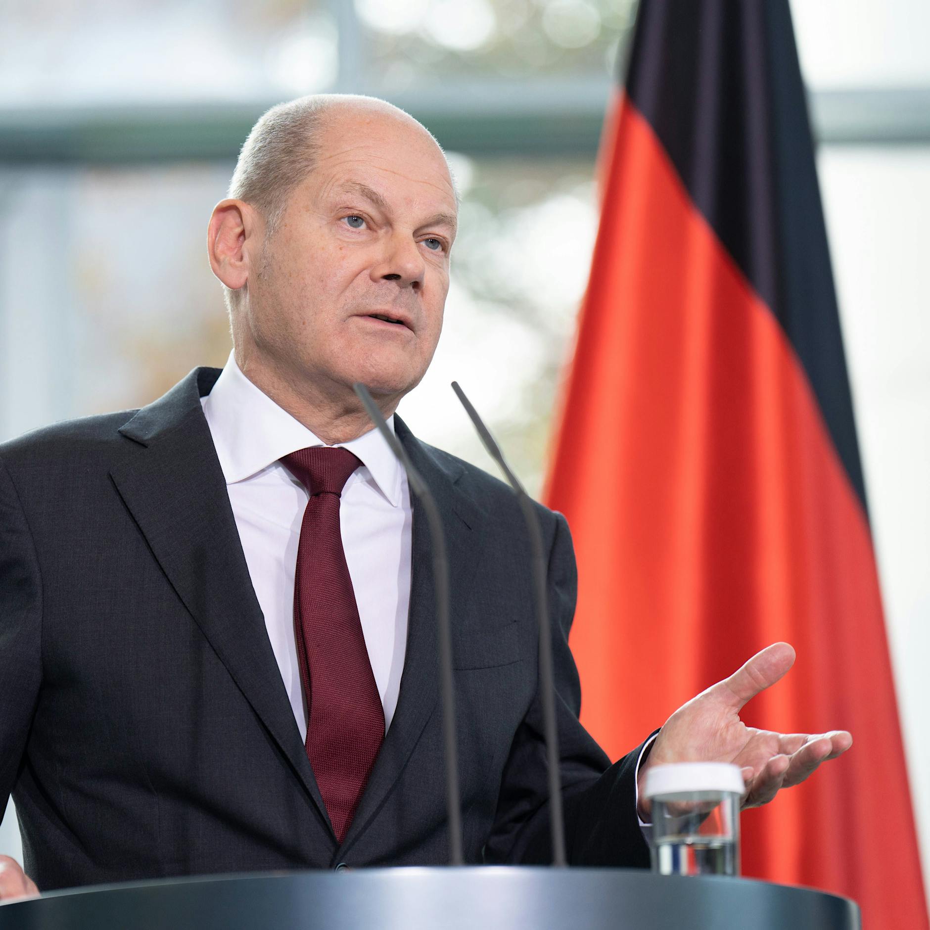 Olaf Scholz twittert nach Wochen wieder zum Iran – und fällt damit durch!