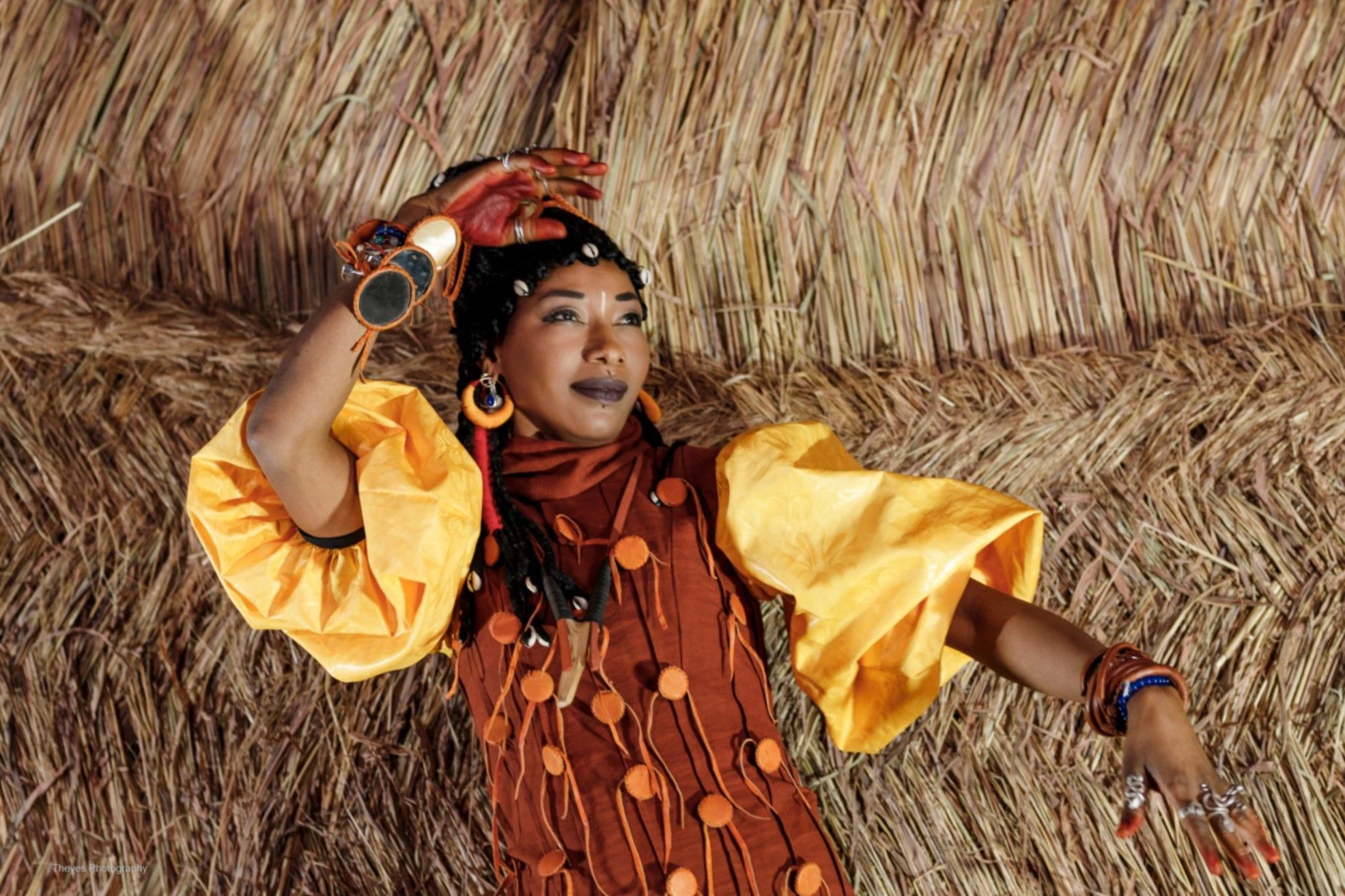 <a target="_blank" rel="nofollow" href="https://bit.ly/3zulrkk">Fatoumata Diawara</a>