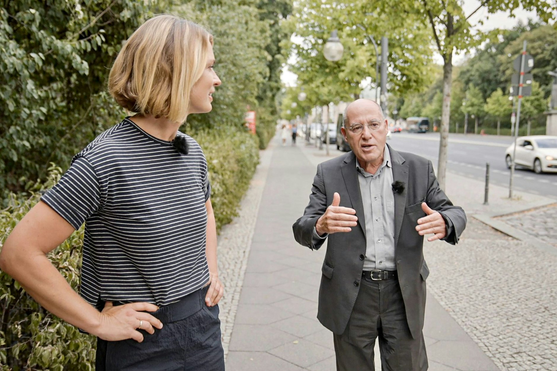 Wir Ostdeutsche: Jessy Wellmer und Gregor Gysi in Wellmers Film.