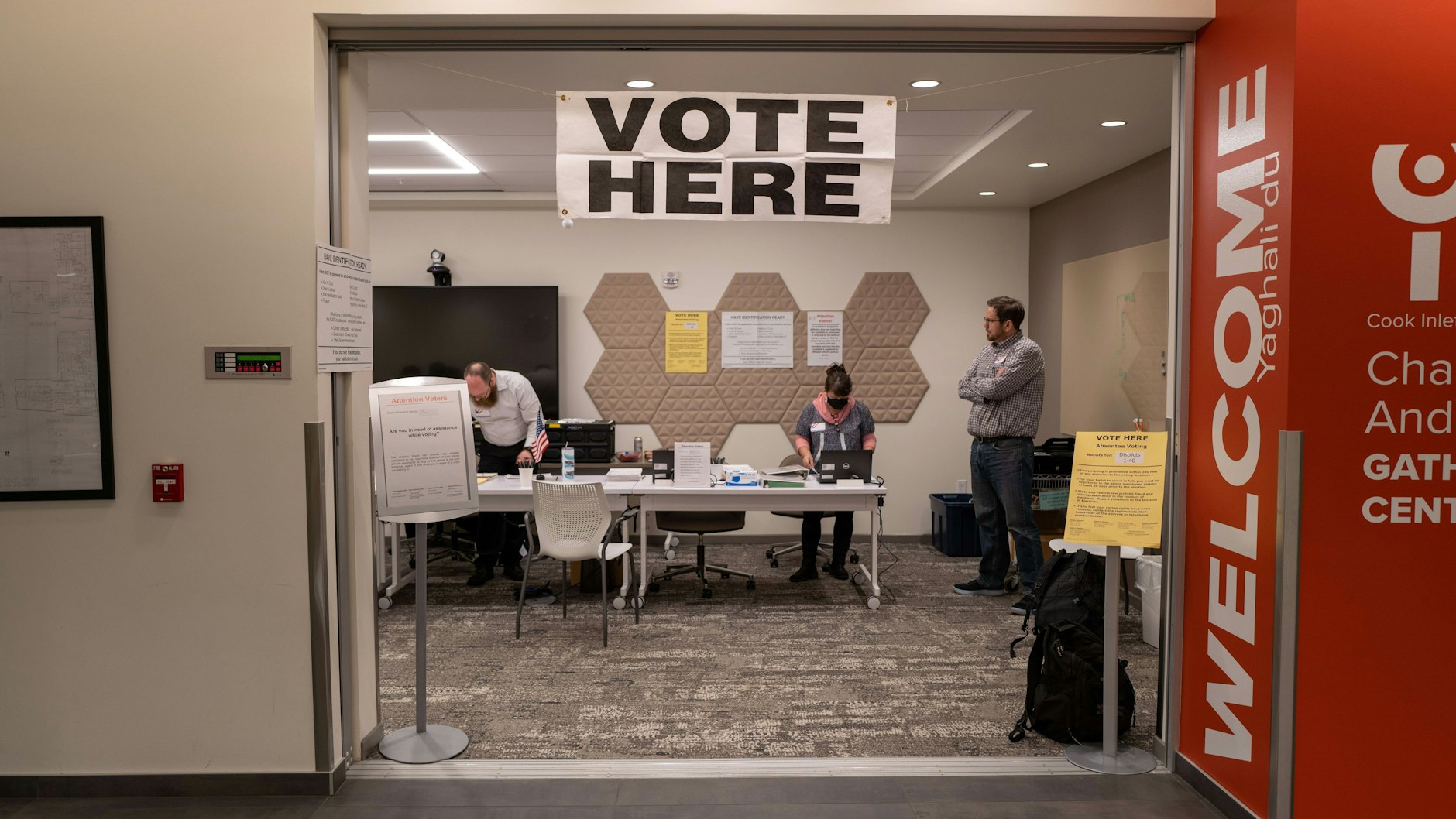 Ein Wahlbüro in Alaska: Schon vor dem 8. November geben viele US-Amerikaner dieser Tage ihre Stimme ab.