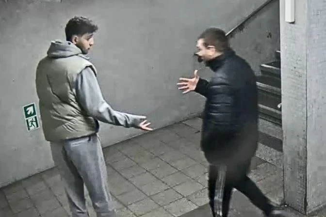 Die Tatverdächtigen im Bahnhof.