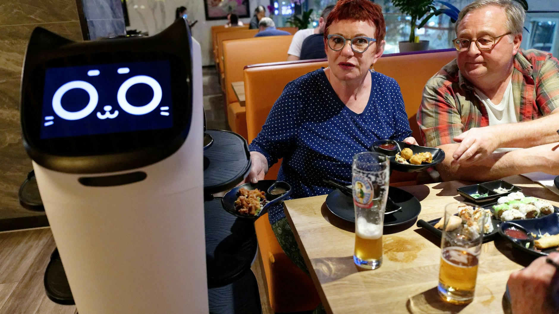 Restaurant der Zukunft? Bringen künftig Roboter die Speisen zu den Gästen?