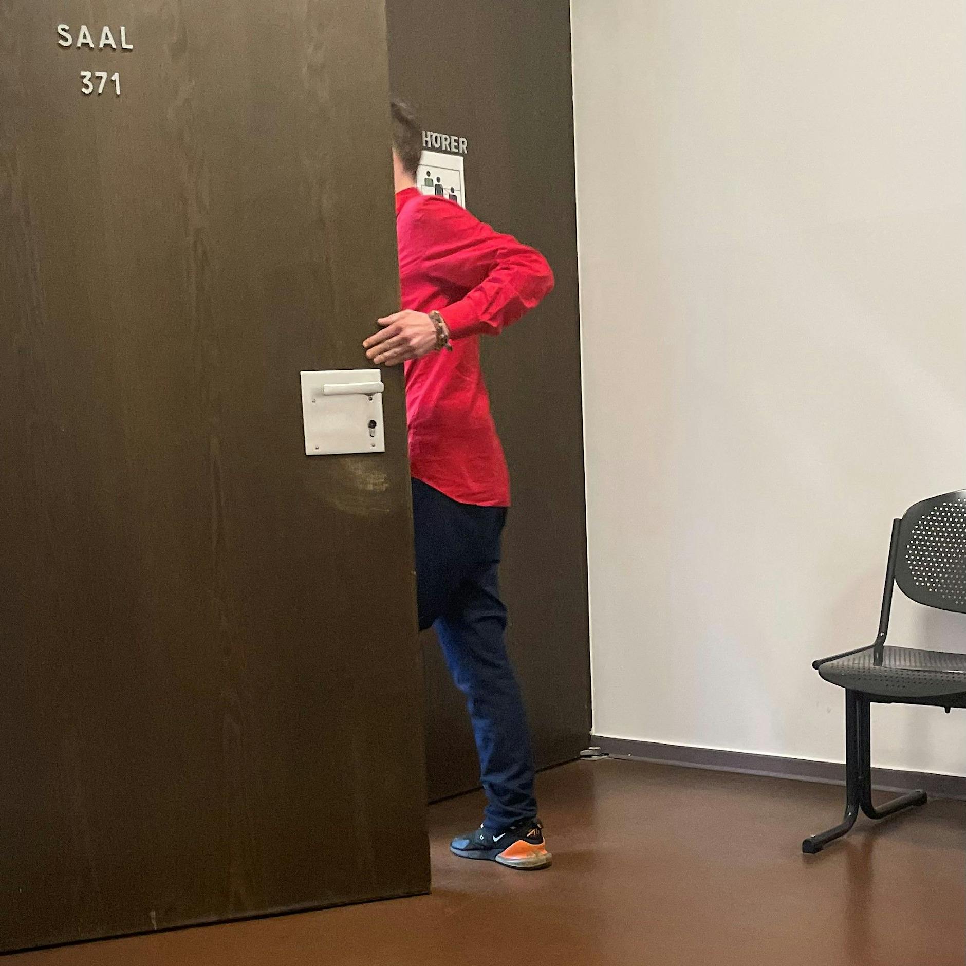 Amtsgericht Berlin-Tiergarten: Hier kommt ein mieser Pädophiler durch die Tür