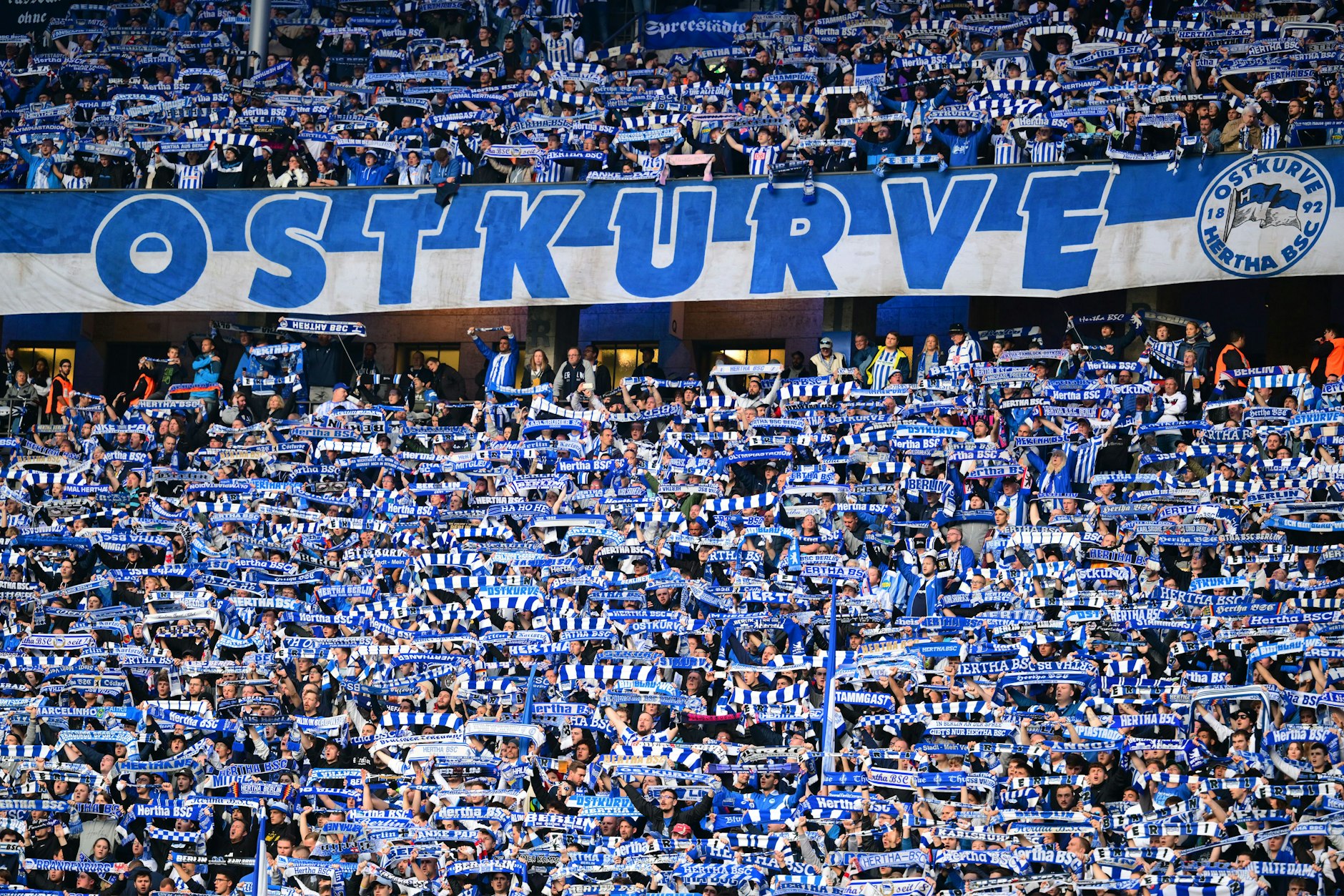 Mit der Unterstützung der Fans wollen die Spieler von Hertha BSC eine Stimmung erzeugen, die ein Erfolgserlebnis gegen den FC Bayern München möglich macht.