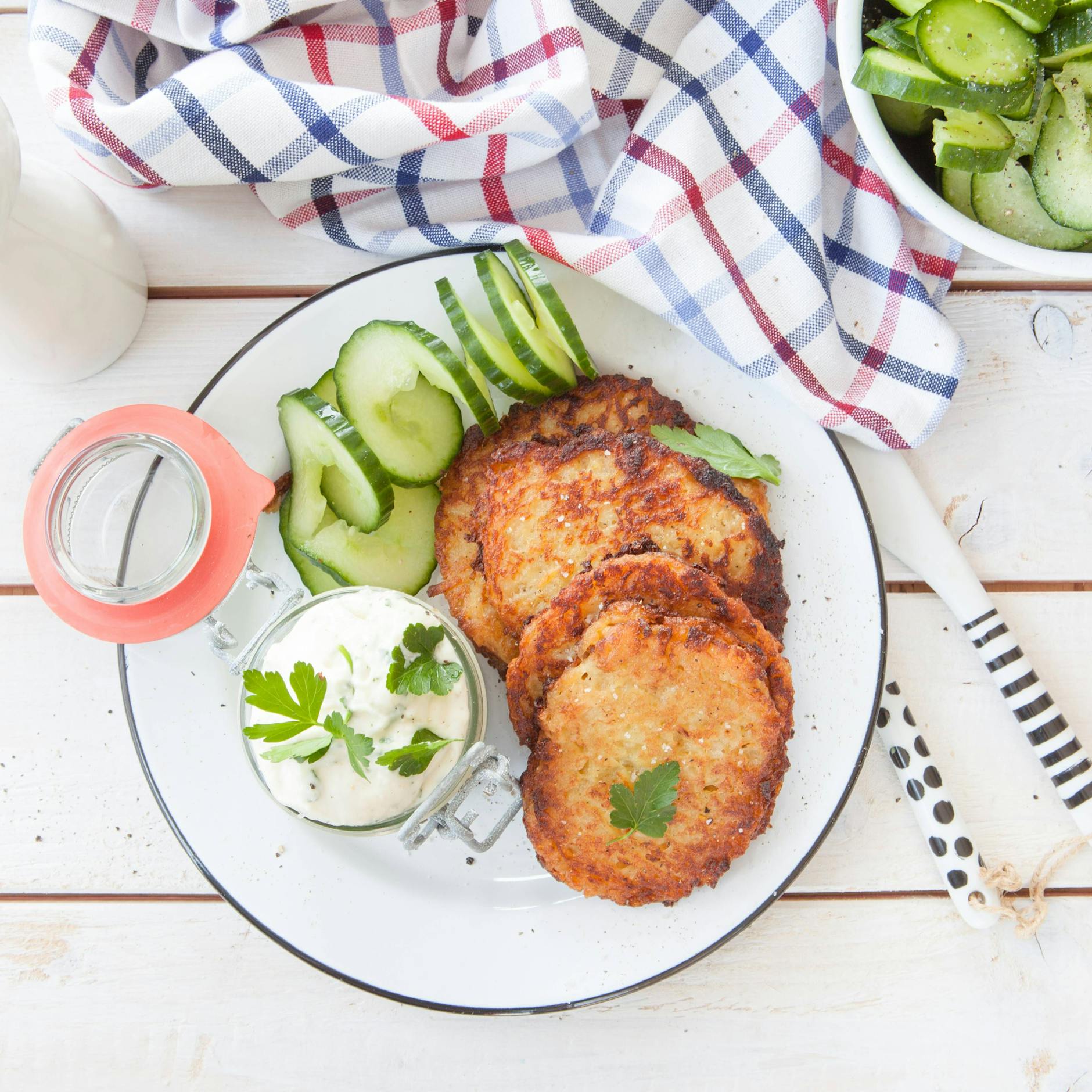 Schnelles Rezept für Blumenkohl-Frikadellen mit Dip: So gesund und so lecker