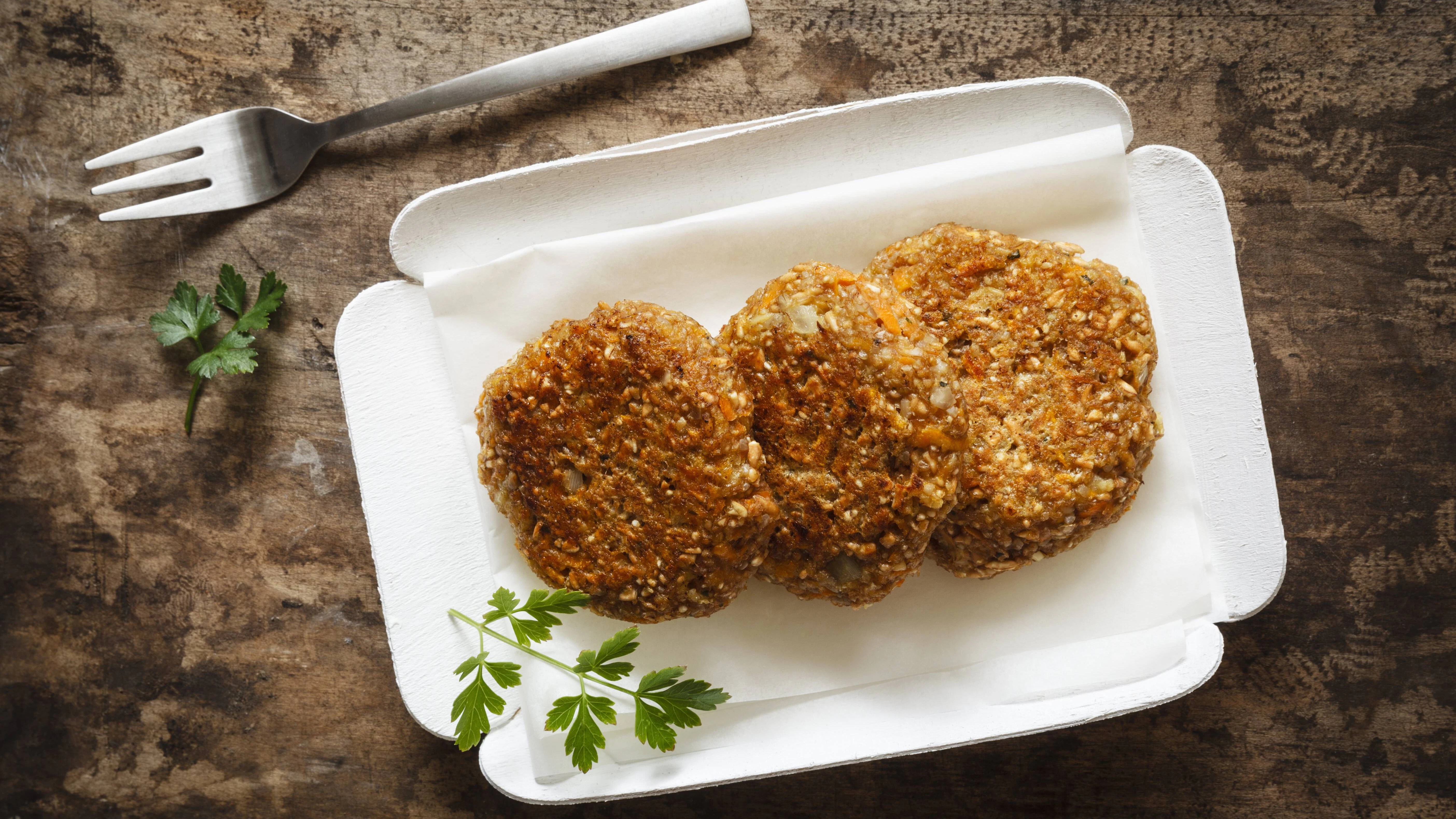 Die Blumenkohl-Frikadellen sind das perfekte Abendbrot.