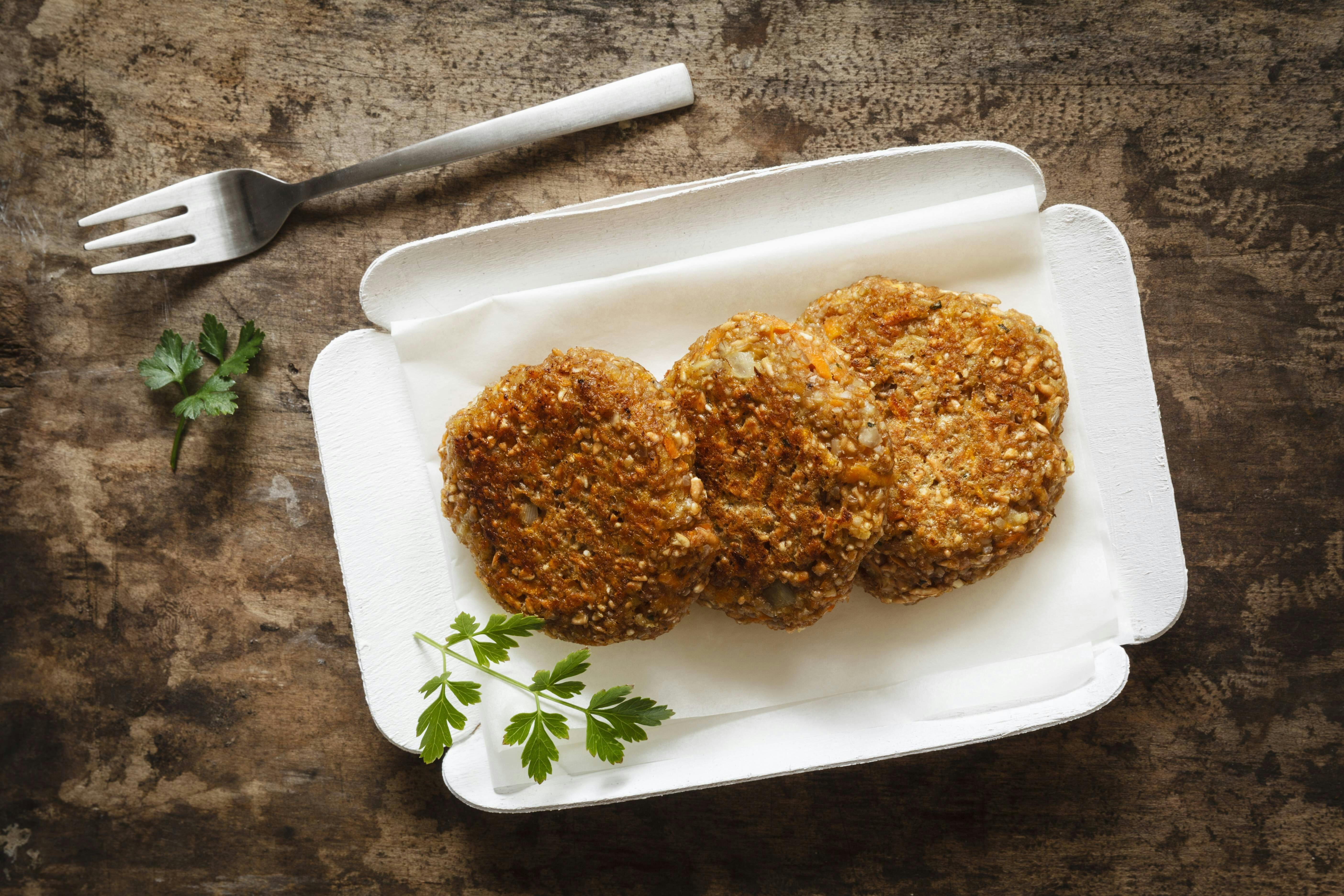 Schnelles Rezept für Blumenkohl-Frikadellen mit Dip: So gesund und so ...