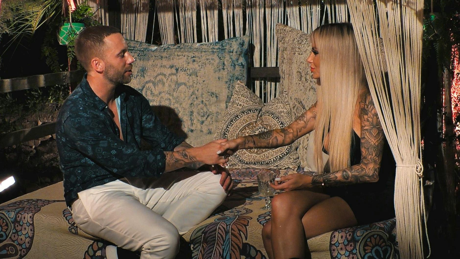 „Bachelor in Paradise“: Jade machte eine kleine Speeddating-Runde. Hier mit Tom.