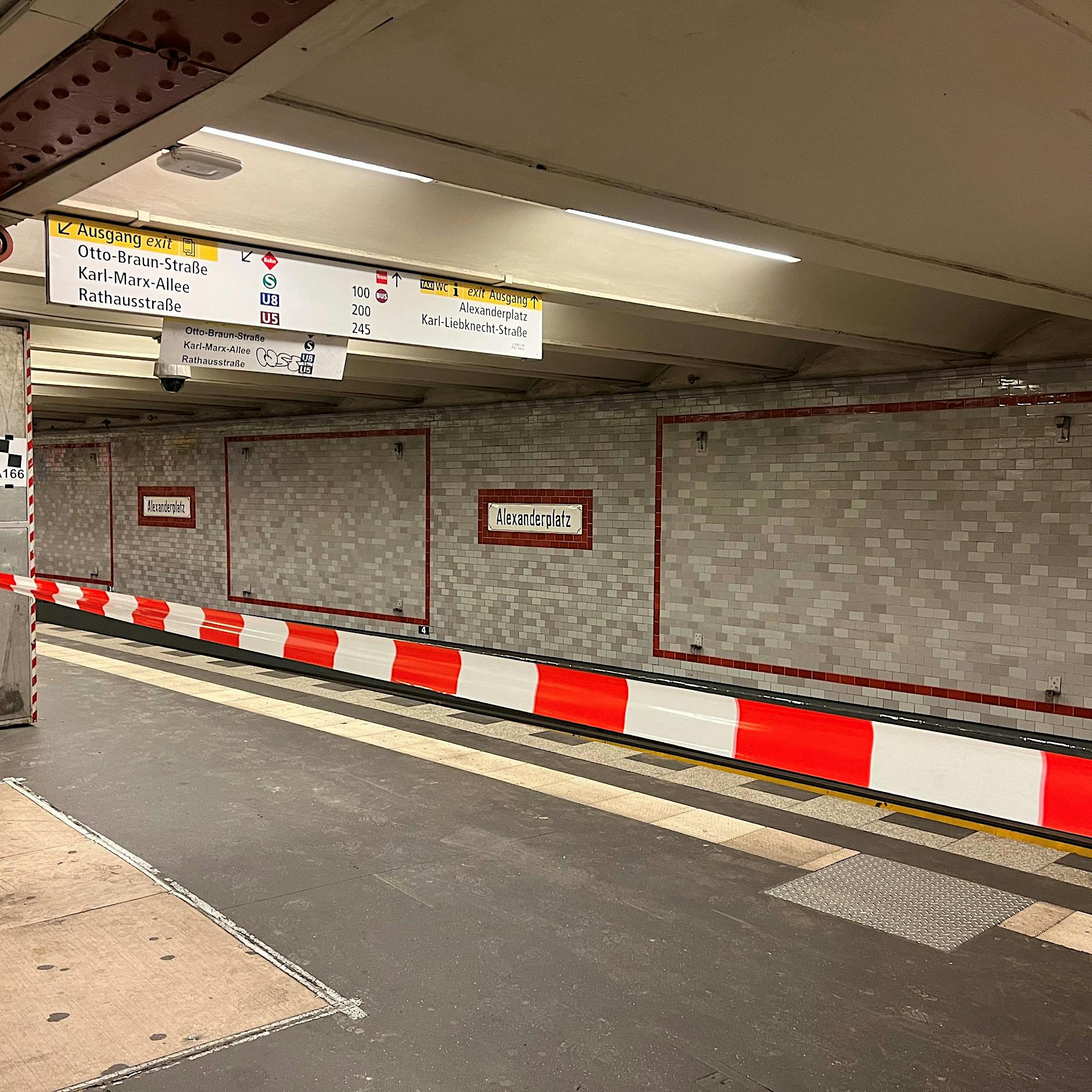 Experte: Sperrung der U2 in Mitte könnte noch bis zum Sommer dauern