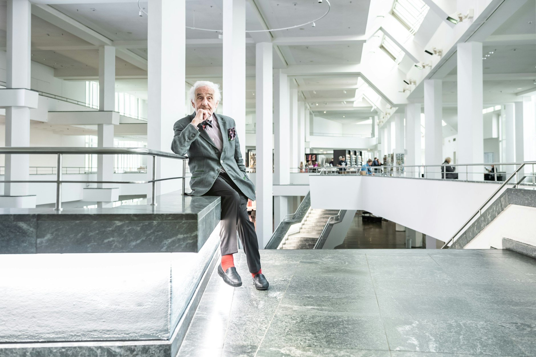 Peter Raue in der Gemälde Galerie in Berlin.