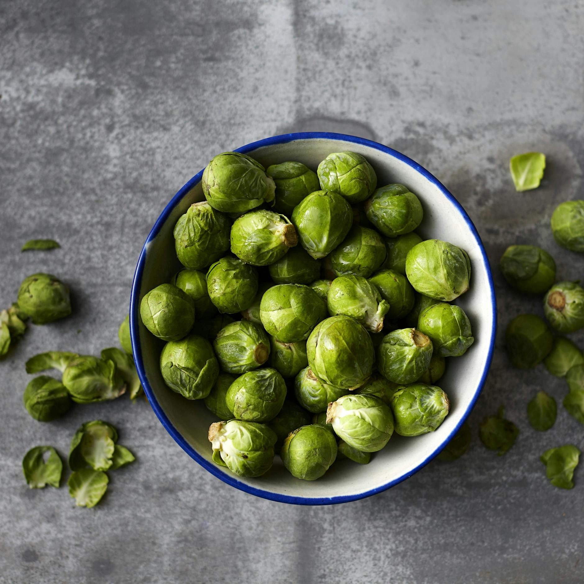 Gerösteter Rosenkohl-Salat: Dieses Rezept ist lecker, knackig und schnell gemacht